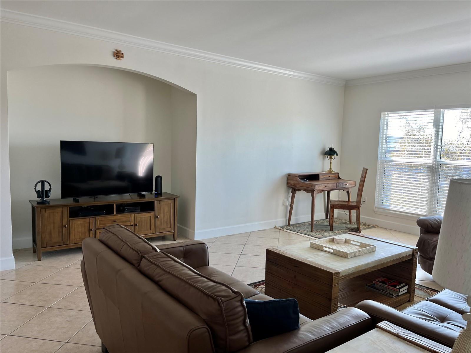 Image 10 of 39 For 303 3rd Avenue W 301