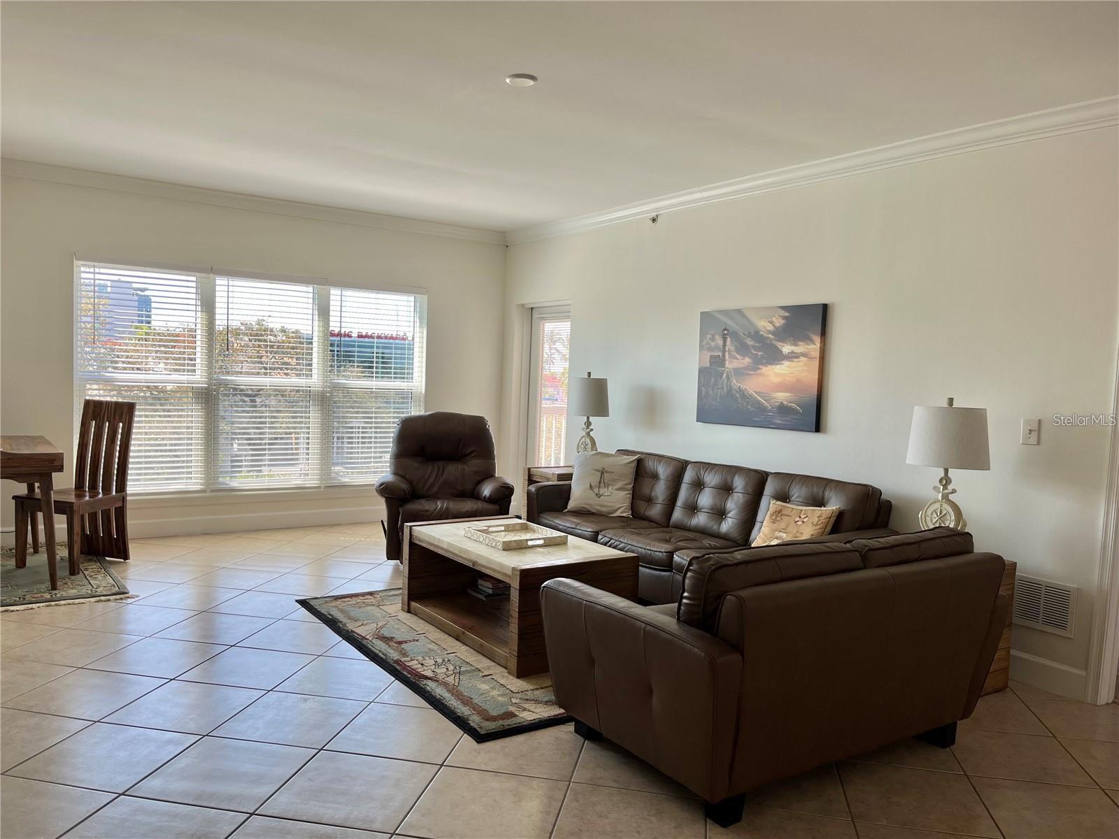 Image 9 of 39 For 303 3rd Avenue W 301