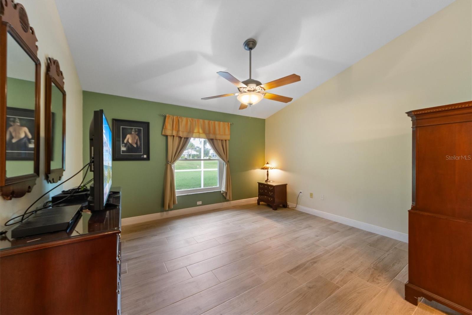 Image 13 of 25 For 8903 71st Avenue E