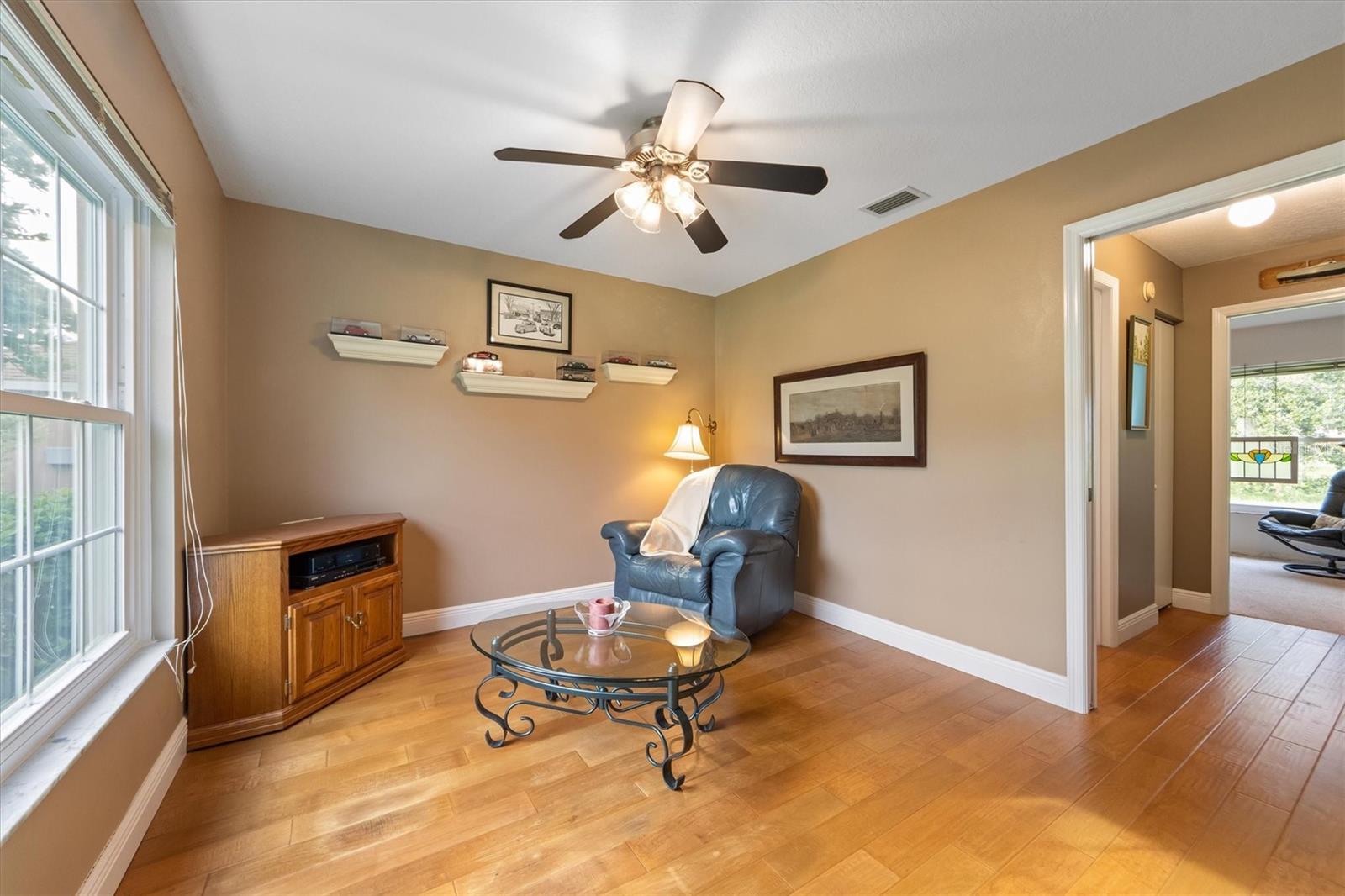 Image 18 of 25 For 8903 71st Avenue E
