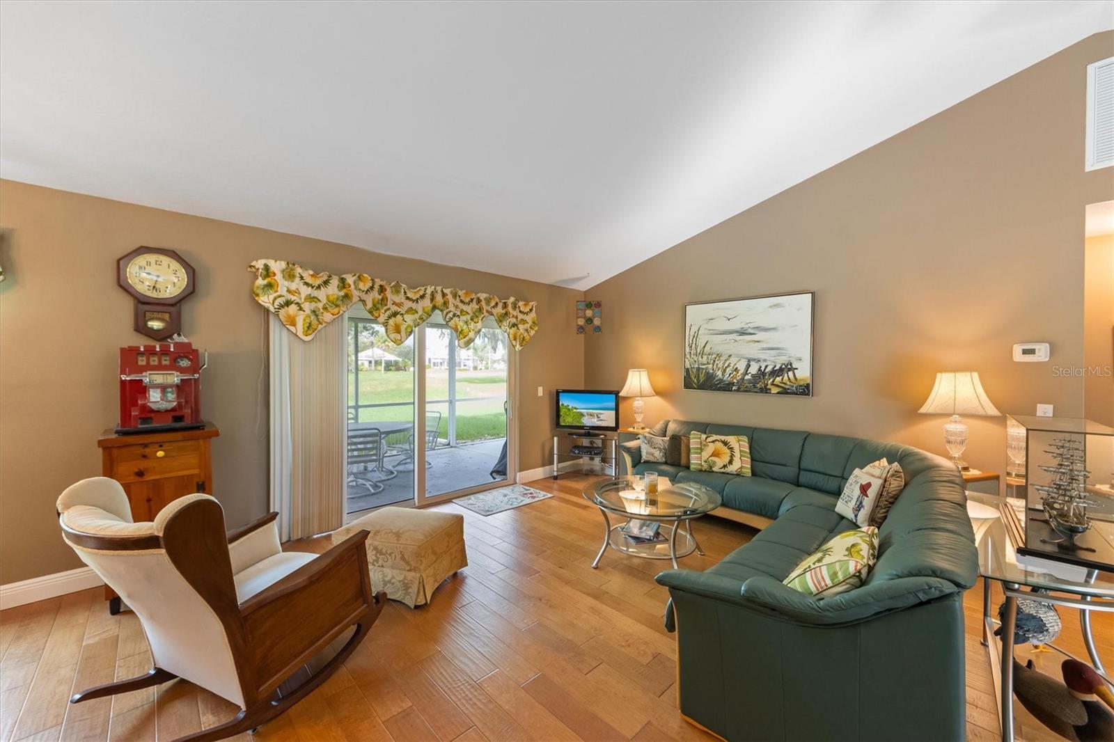 Image 4 of 25 For 8903 71st Avenue E