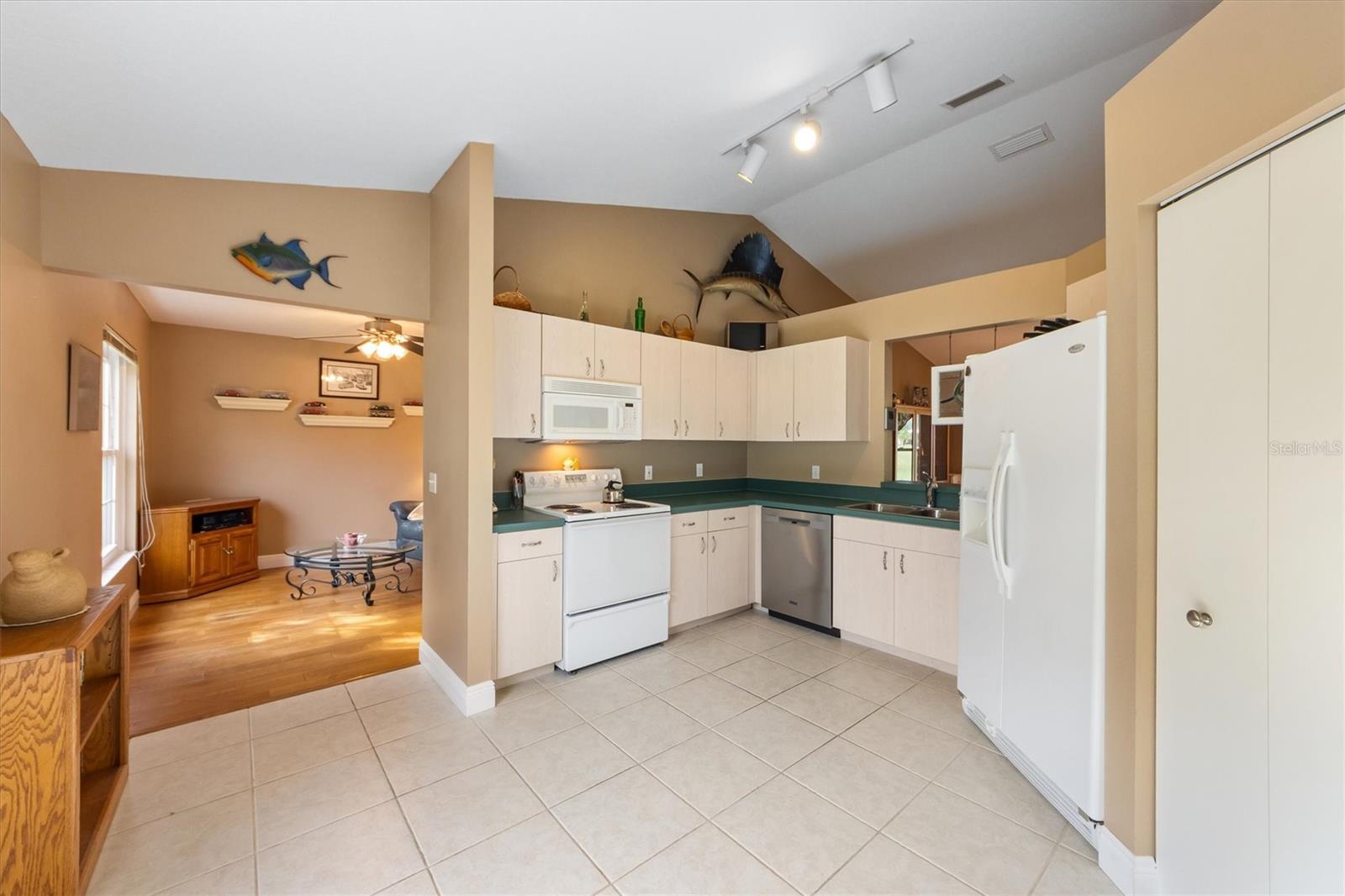 Image 9 of 25 For 8903 71st Avenue E