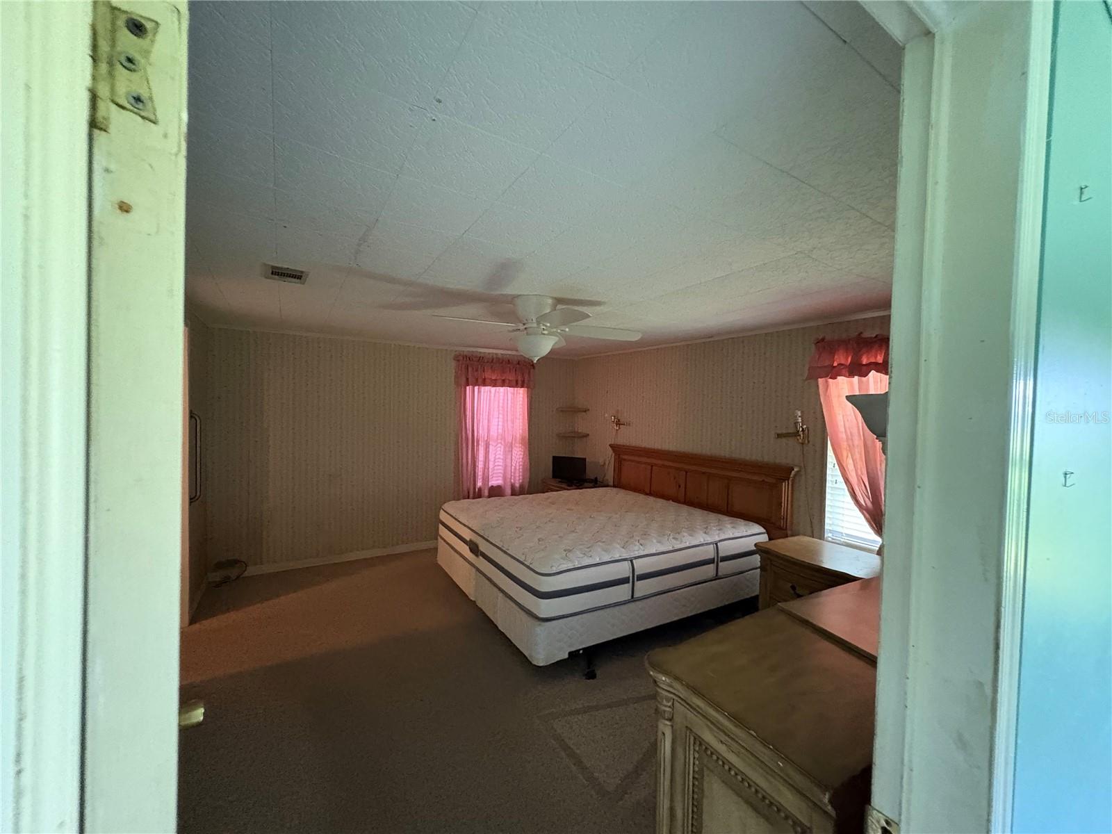 Image 18 of 46 For 10649 Park Avenue