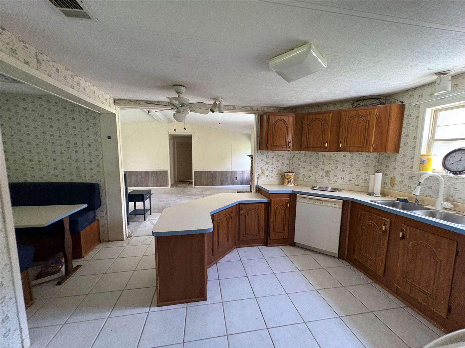 Image 25 of 46 For 10649 Park Avenue