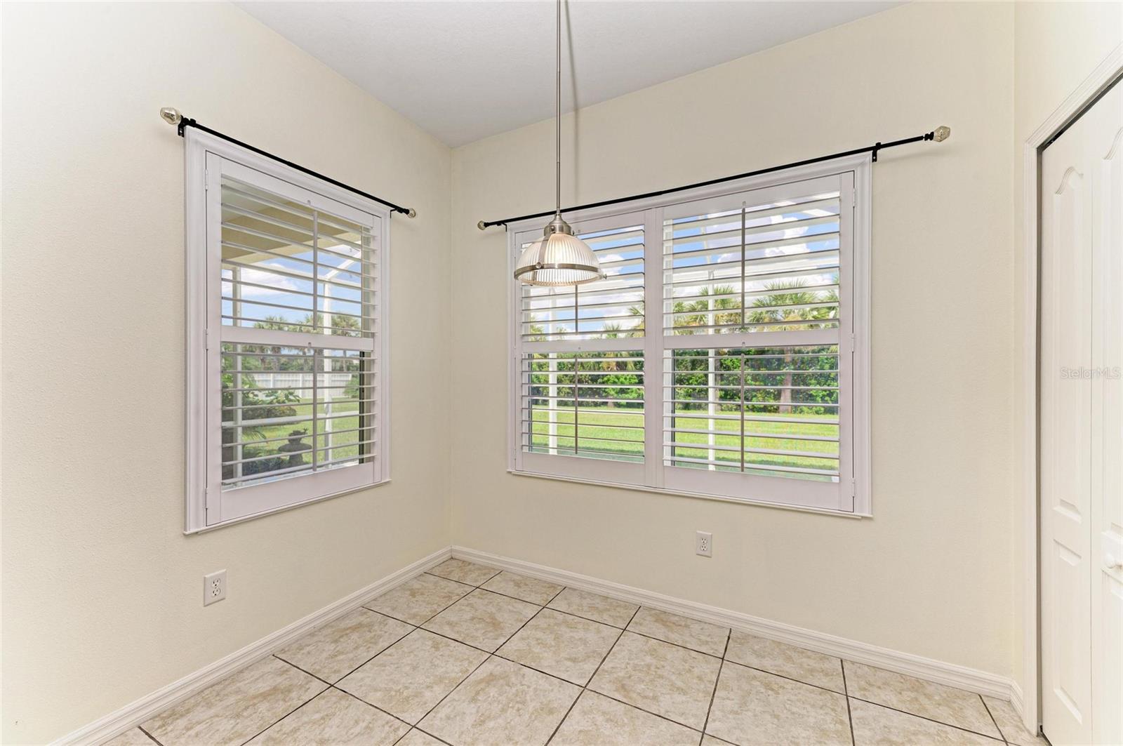 Image 14 of 47 For 1631 White Breeze Cove