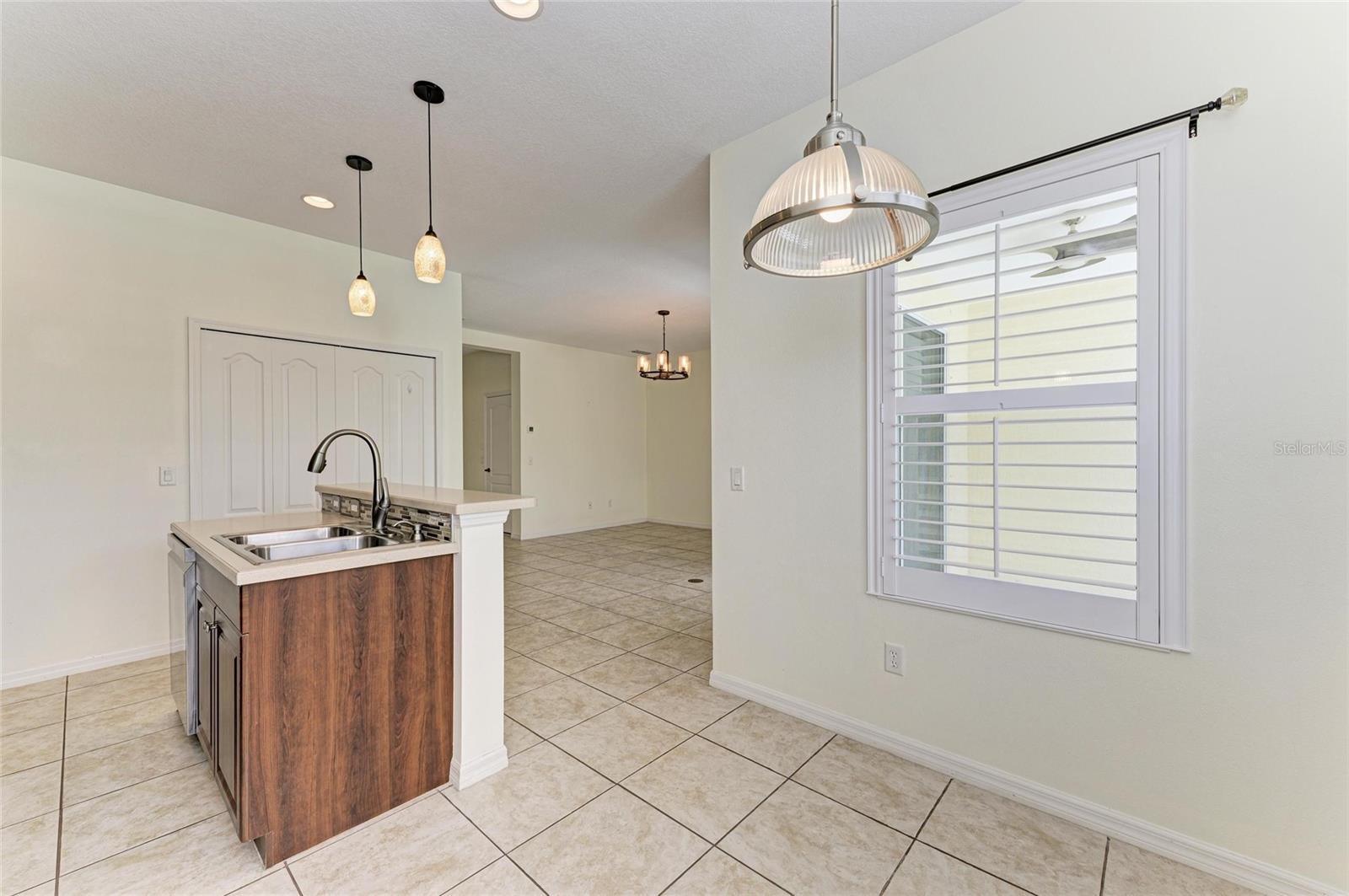 Image 15 of 47 For 1631 White Breeze Cove