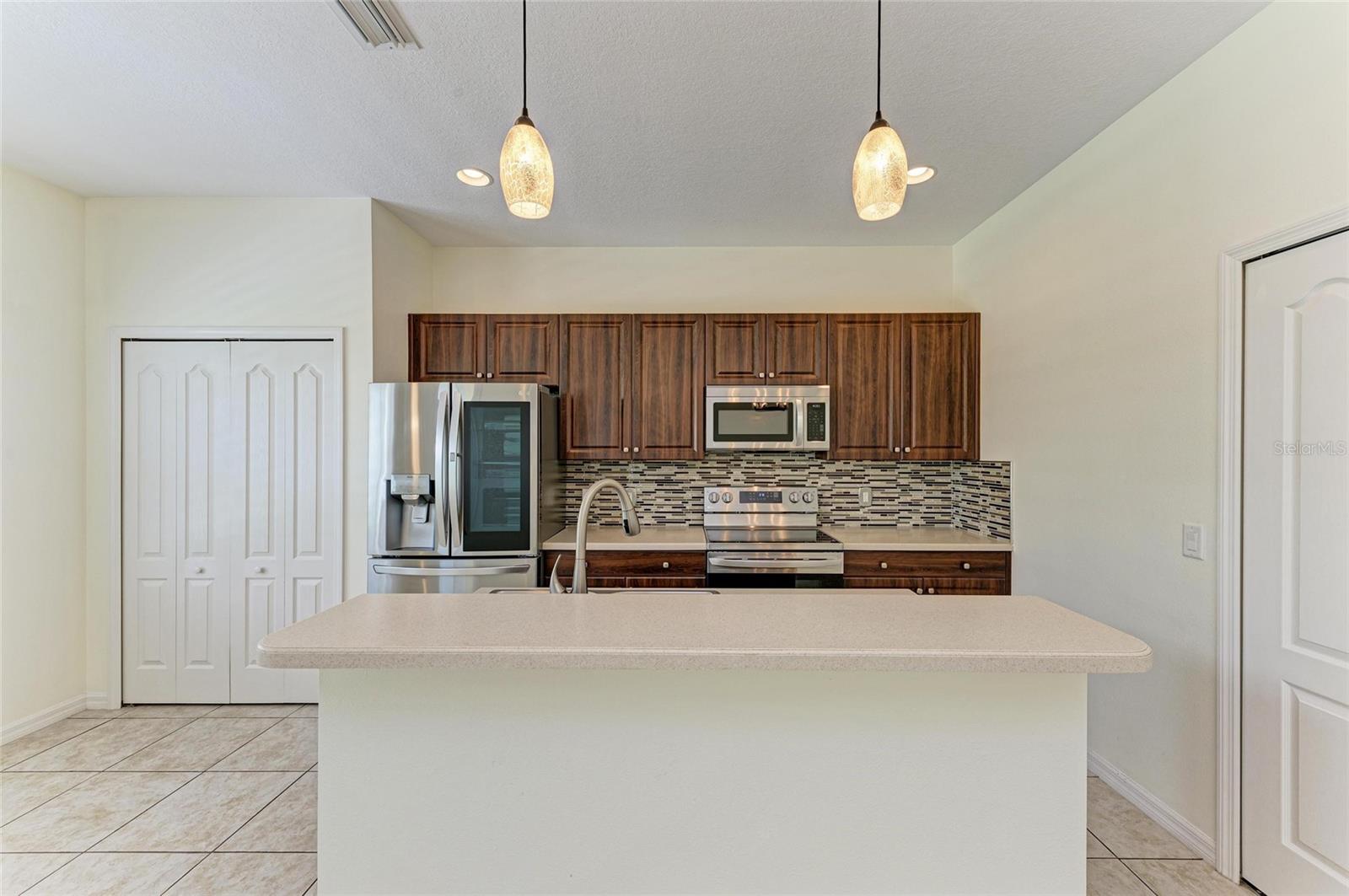 Image 17 of 47 For 1631 White Breeze Cove