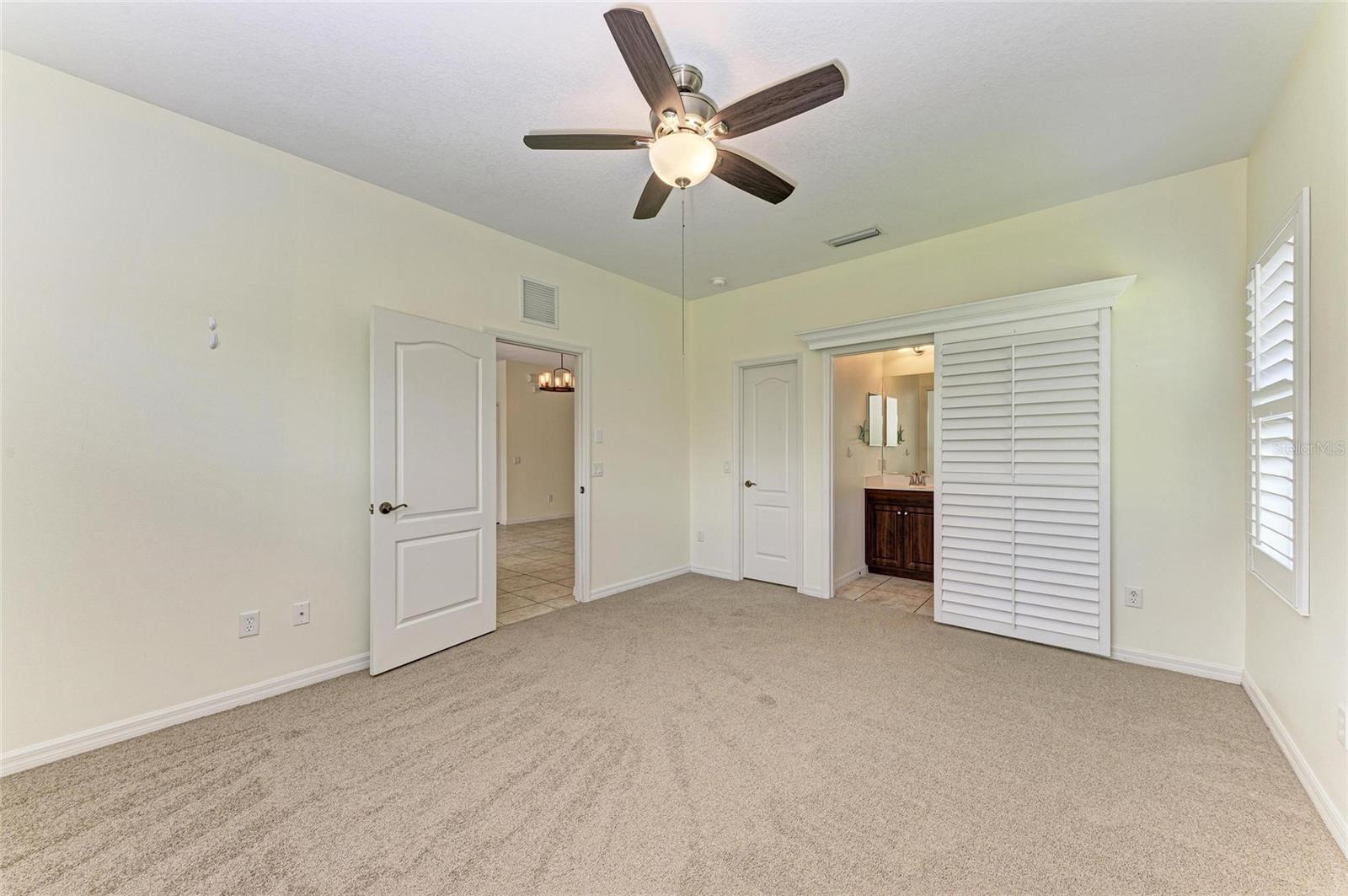 Image 18 of 47 For 1631 White Breeze Cove