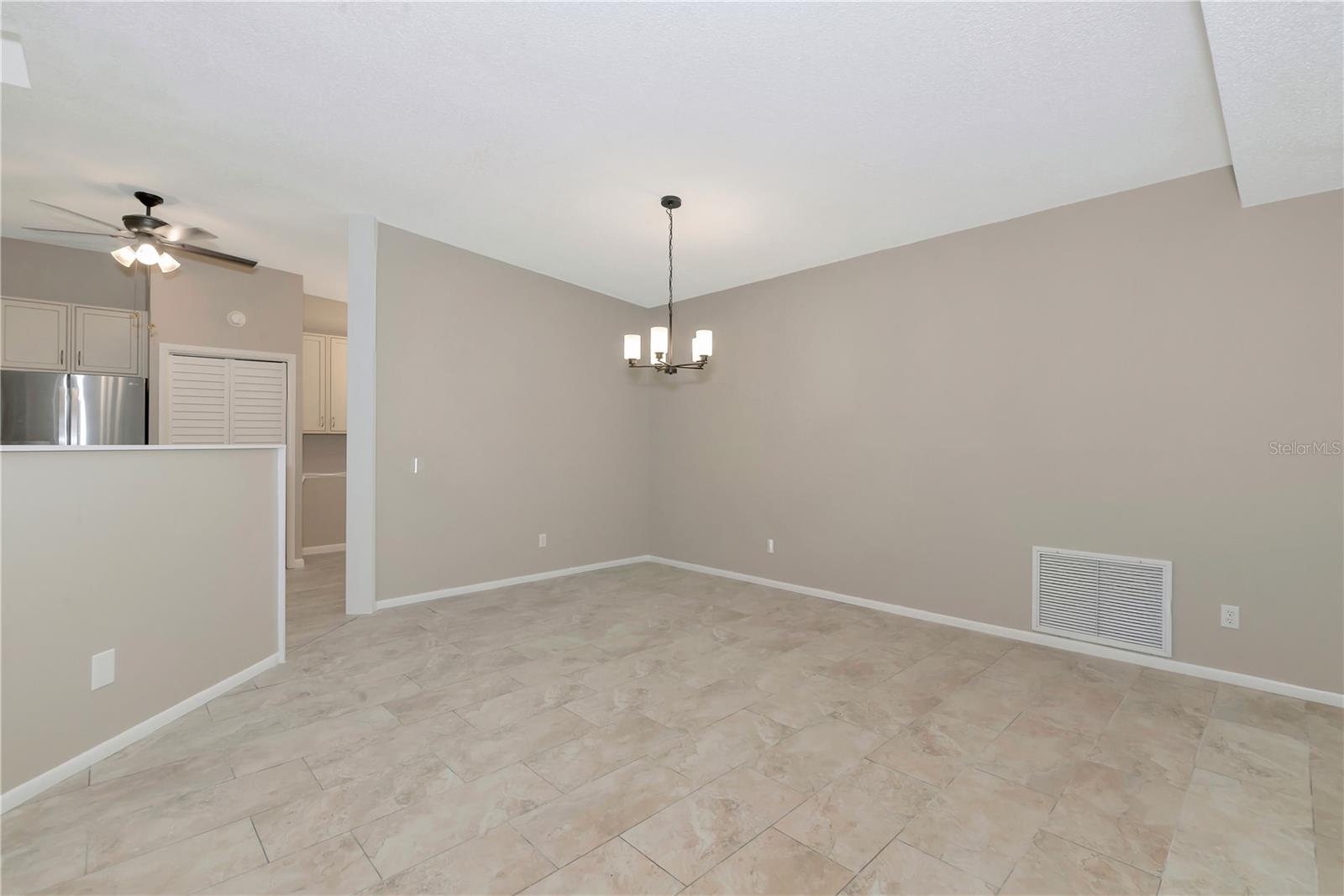 Image 10 of 41 For 5714 Garden Lakes Drive