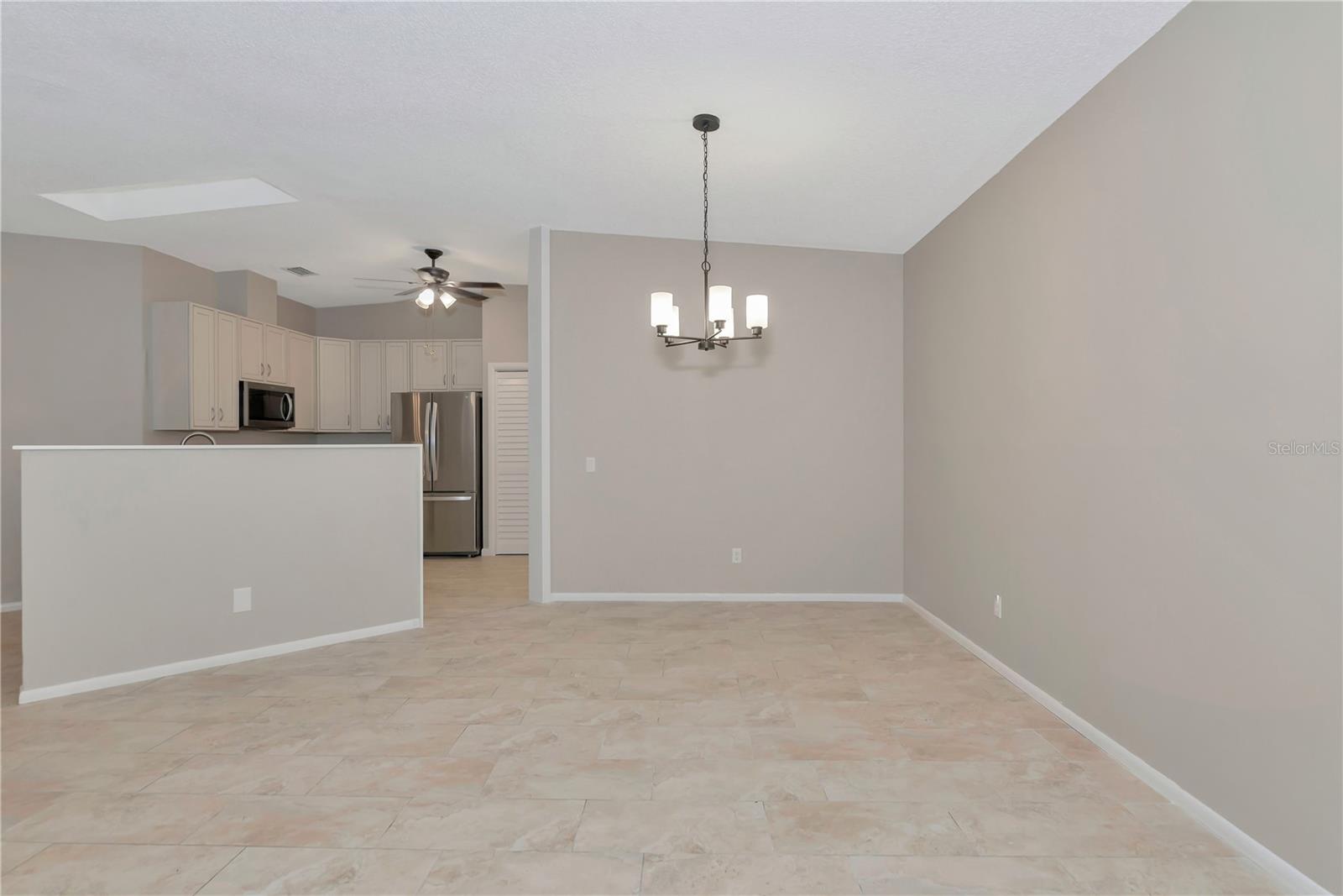 Image 11 of 41 For 5714 Garden Lakes Drive