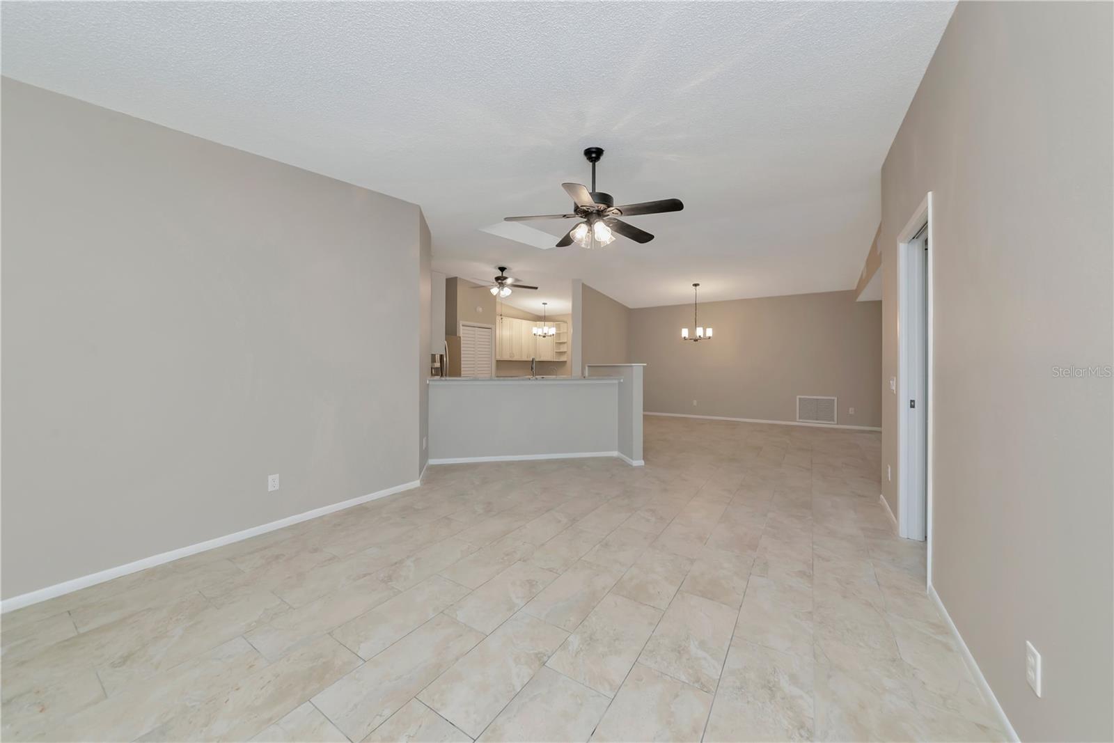 Image 14 of 41 For 5714 Garden Lakes Drive