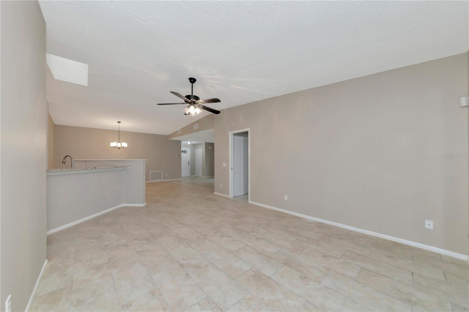Image 15 of 41 For 5714 Garden Lakes Drive