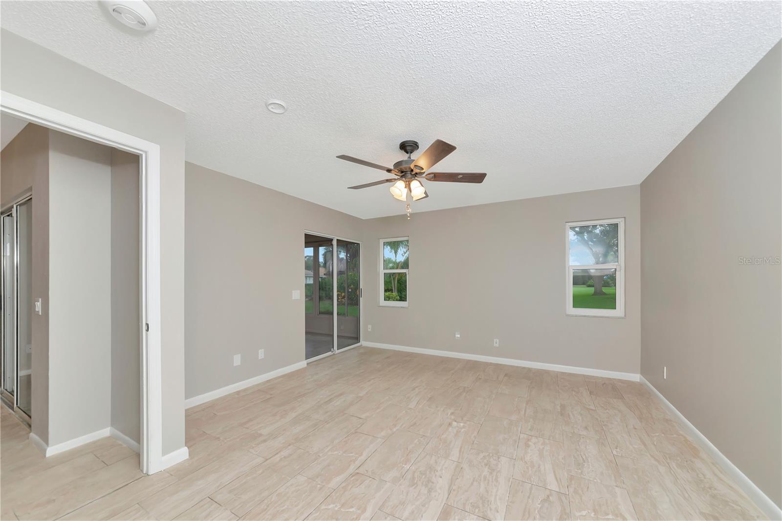 Image 25 of 41 For 5714 Garden Lakes Drive