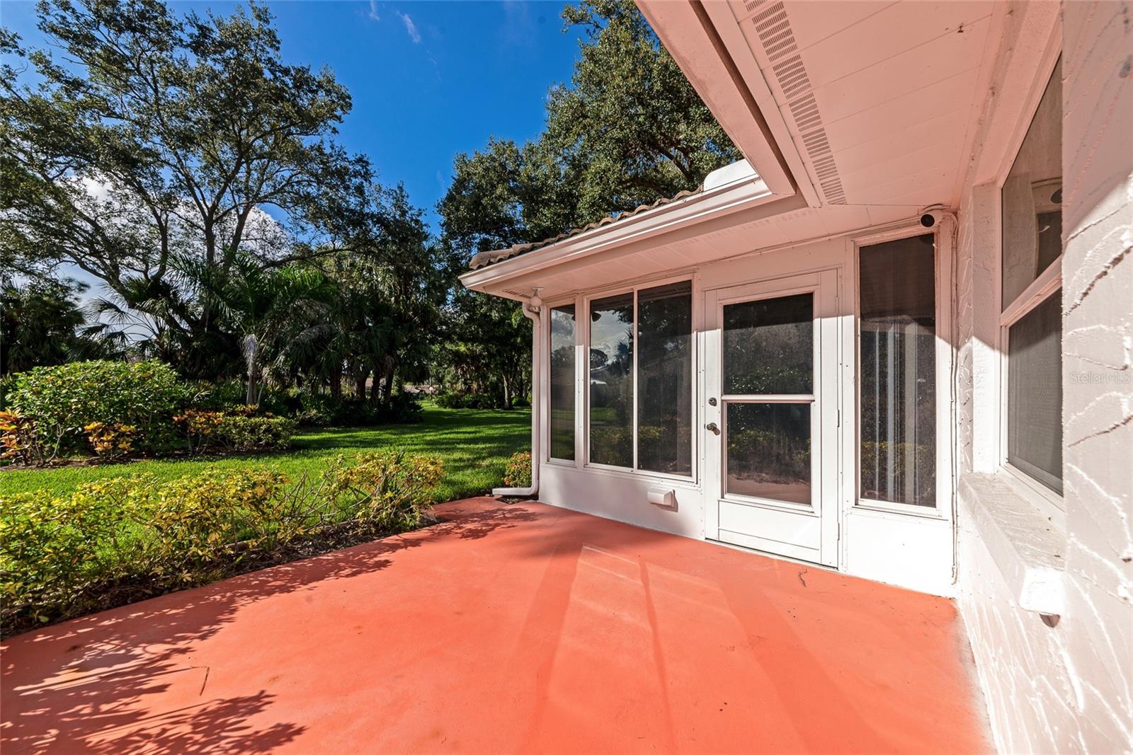 Image 4 of 41 For 5714 Garden Lakes Drive