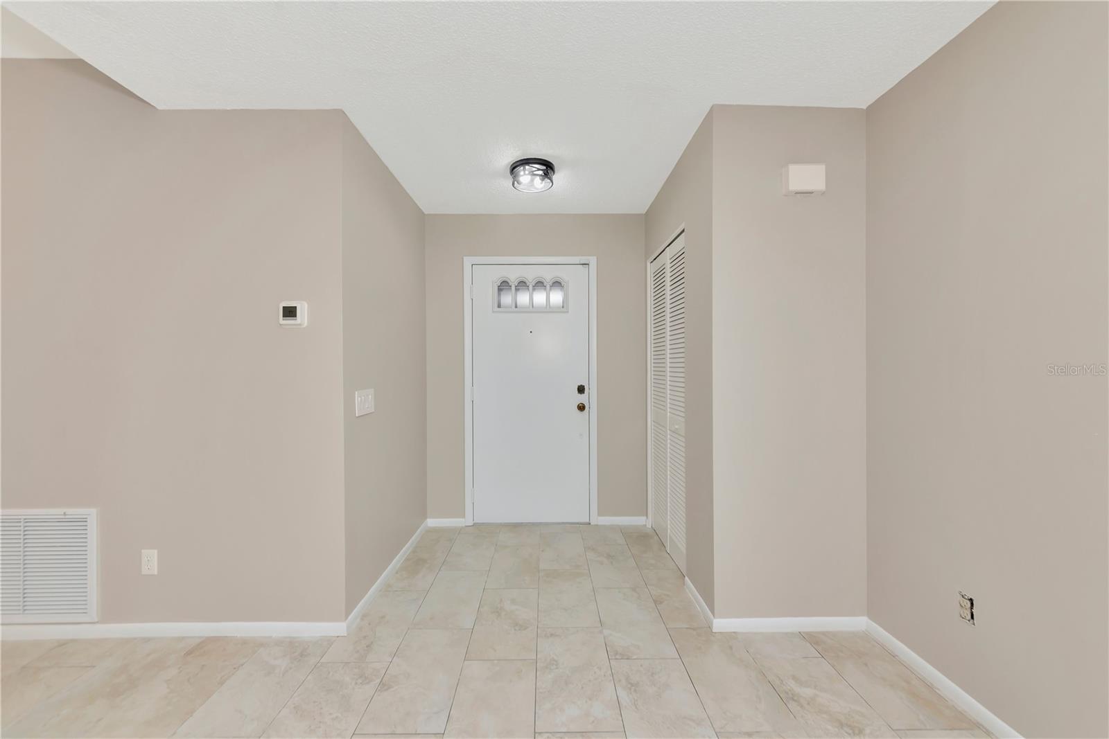 Image 7 of 41 For 5714 Garden Lakes Drive