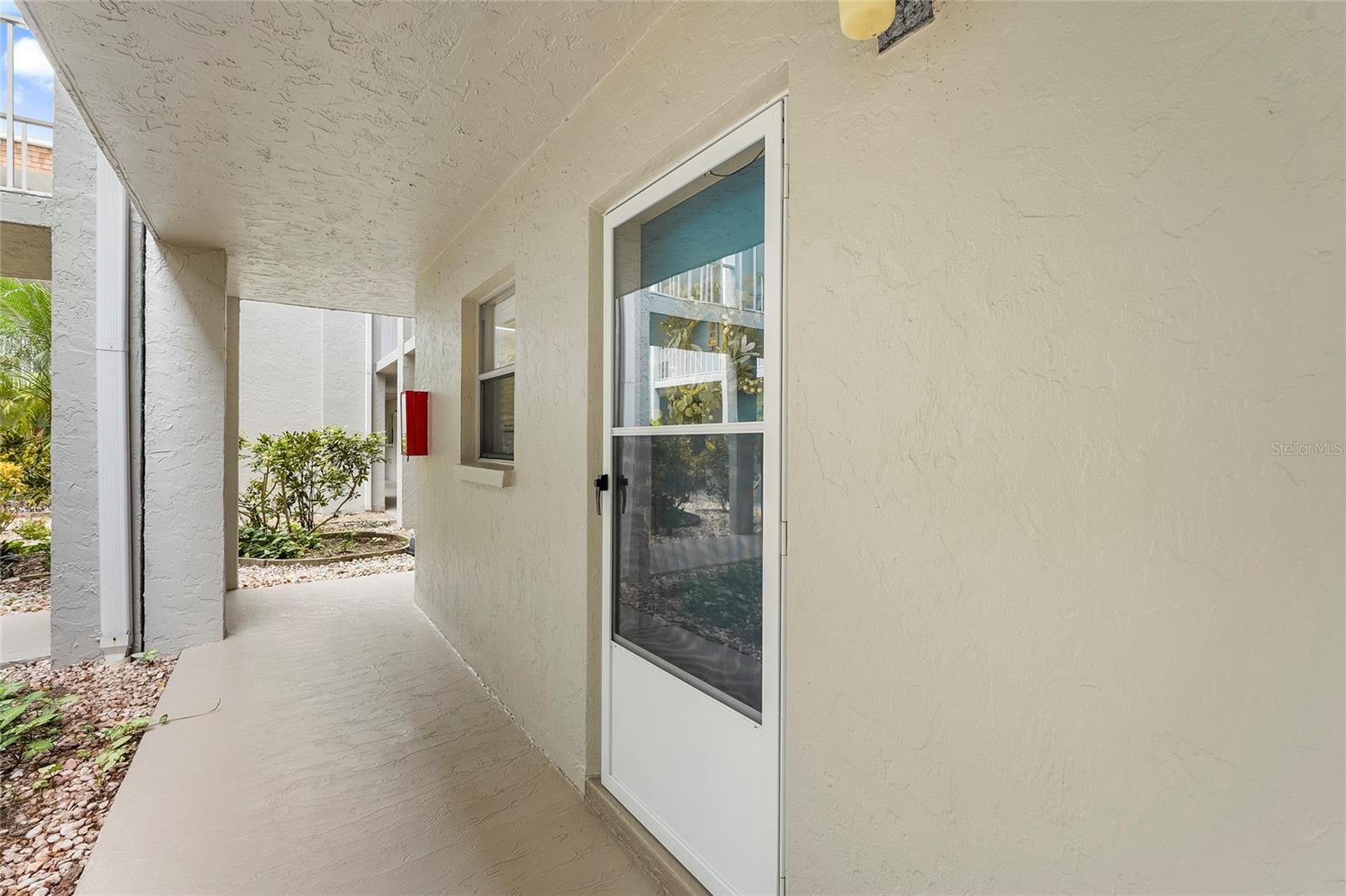 Image 10 of 49 For 1540 Glen Oaks Drive E B134