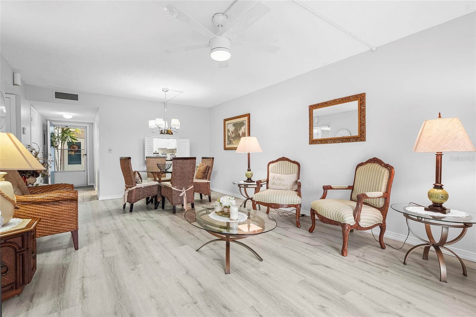 Image 11 of 49 For 1540 Glen Oaks Drive E B134