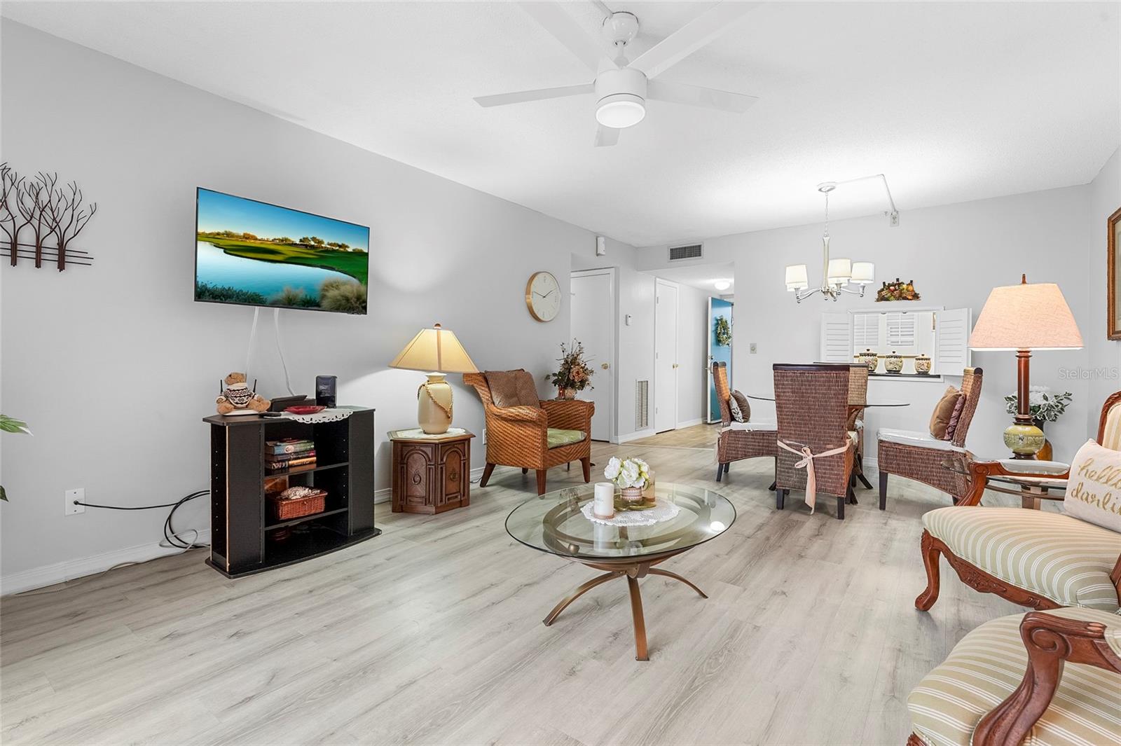 Image 12 of 49 For 1540 Glen Oaks Drive E B134