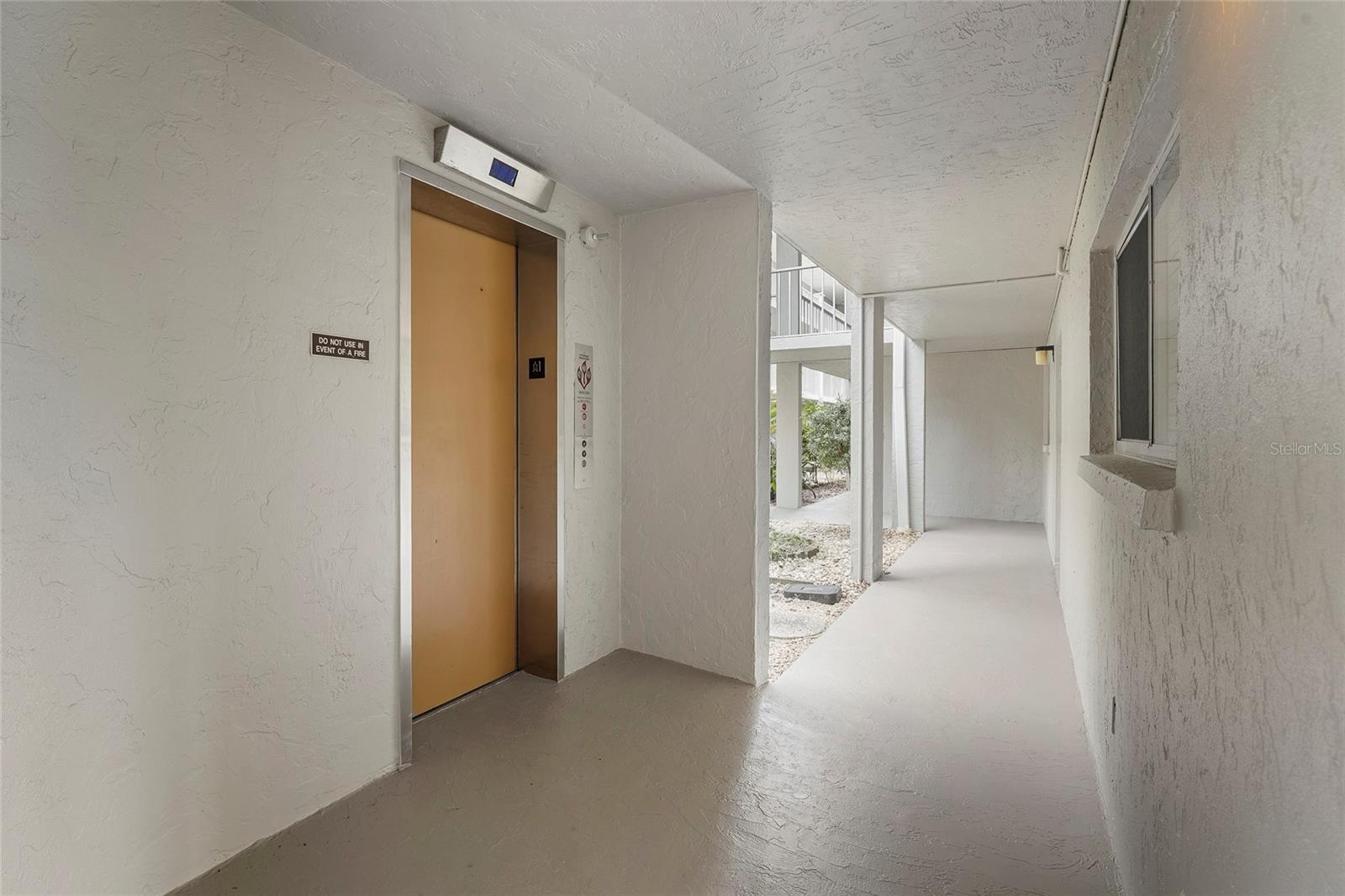 Image 26 of 49 For 1540 Glen Oaks Drive E B134