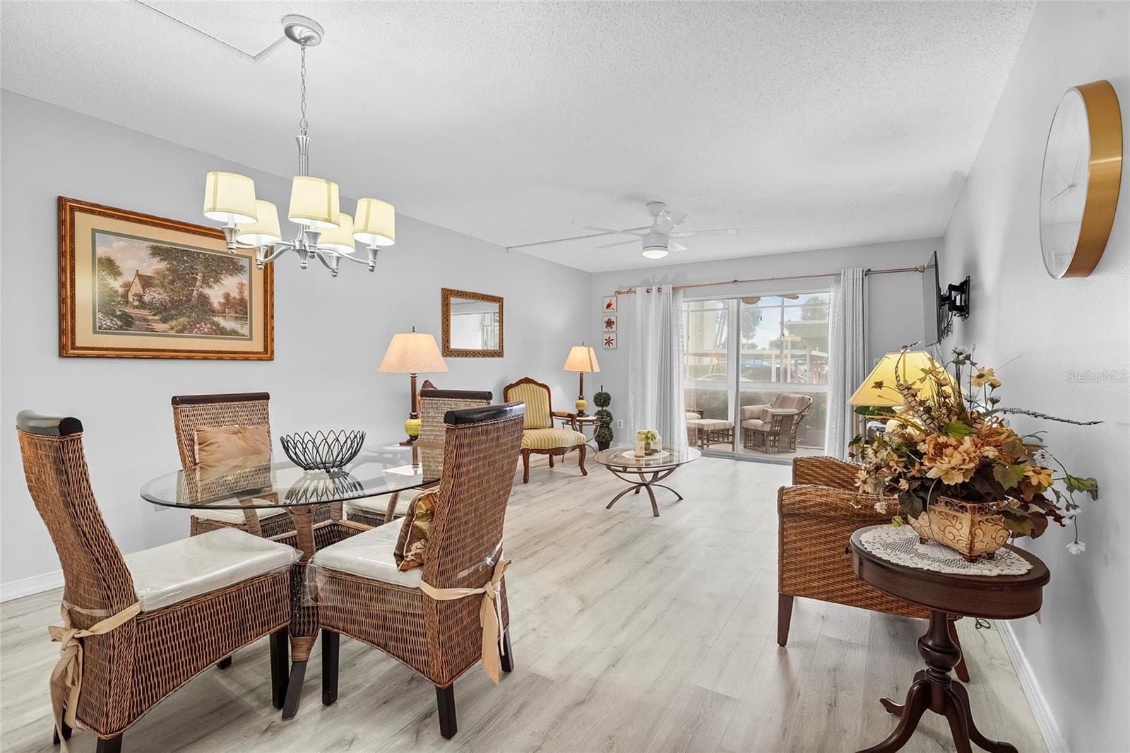 Image 3 of 49 For 1540 Glen Oaks Drive E B134