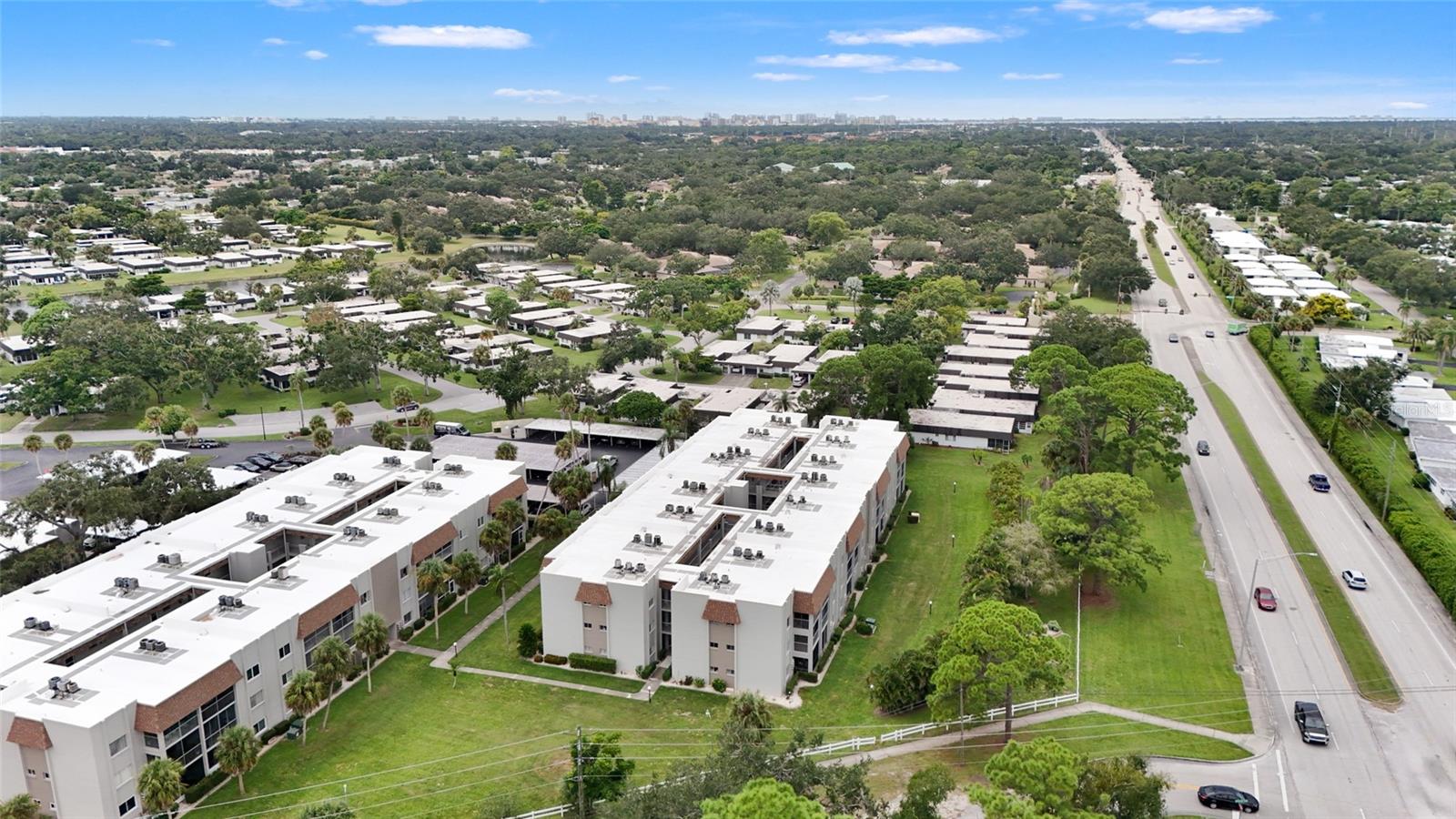 Image 32 of 49 For 1540 Glen Oaks Drive E B134