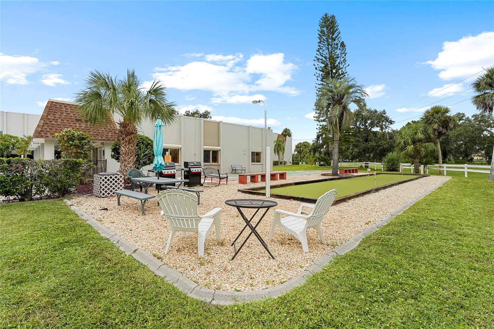 Image 40 of 49 For 1540 Glen Oaks Drive E B134