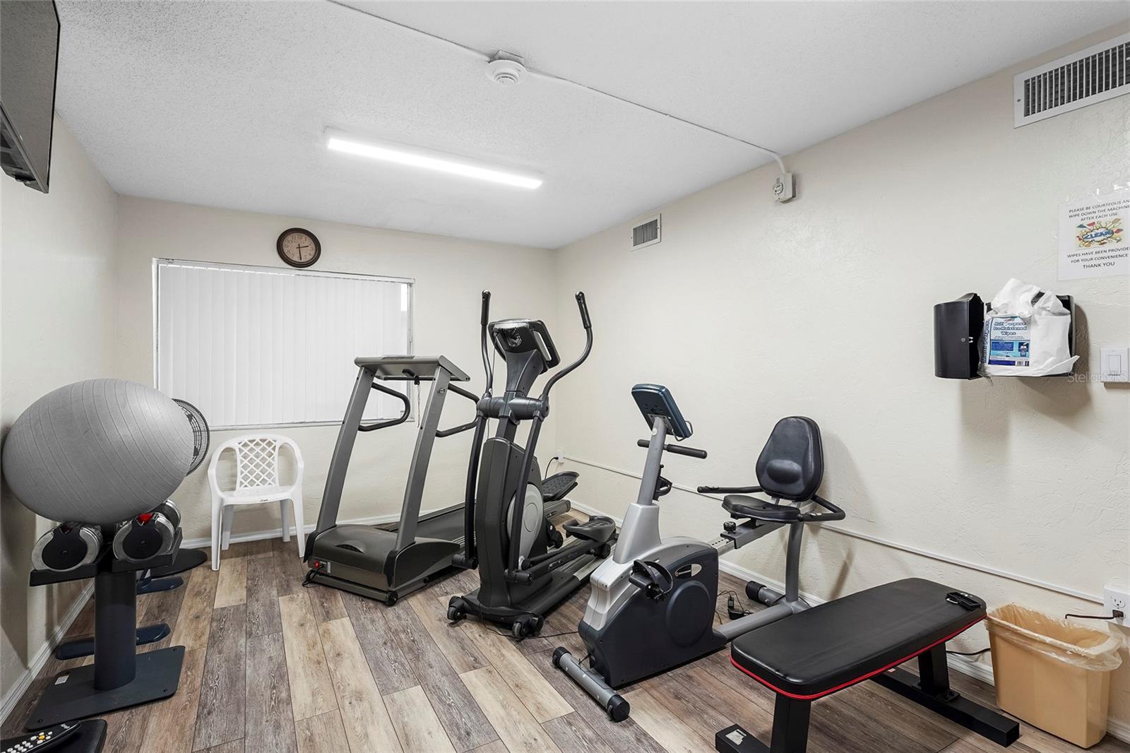 Image 42 of 49 For 1540 Glen Oaks Drive E B134