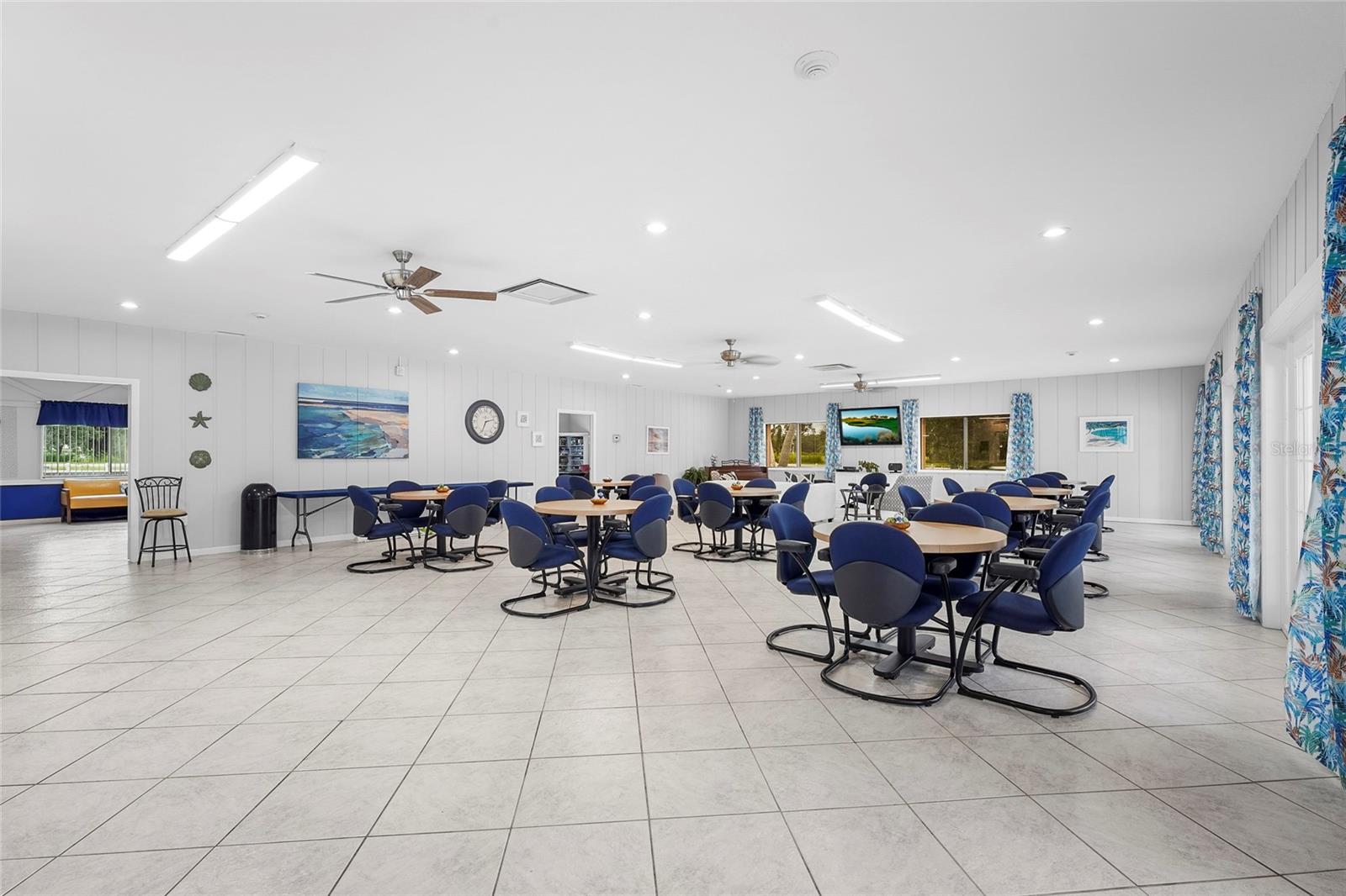 Image 43 of 49 For 1540 Glen Oaks Drive E B134