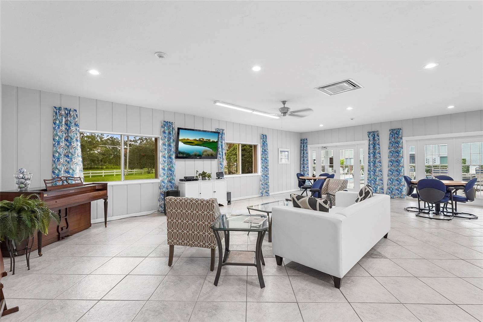 Image 44 of 49 For 1540 Glen Oaks Drive E B134