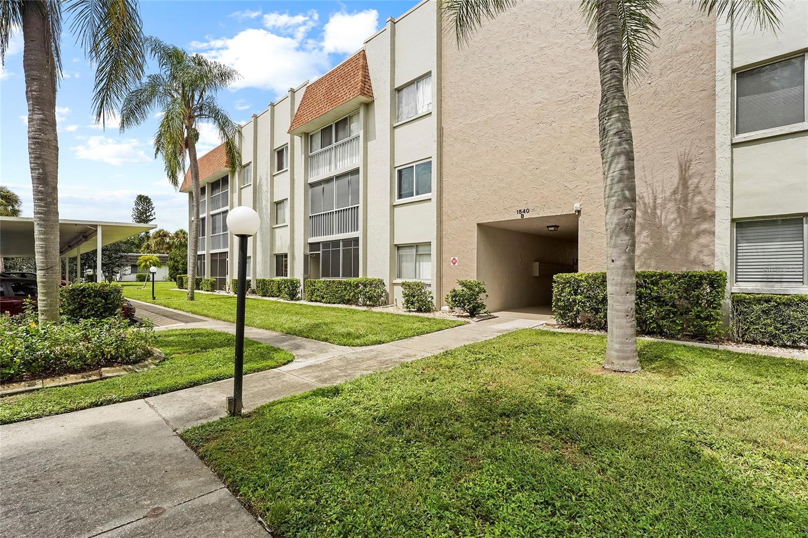 Image 9 of 49 For 1540 Glen Oaks Drive E B134