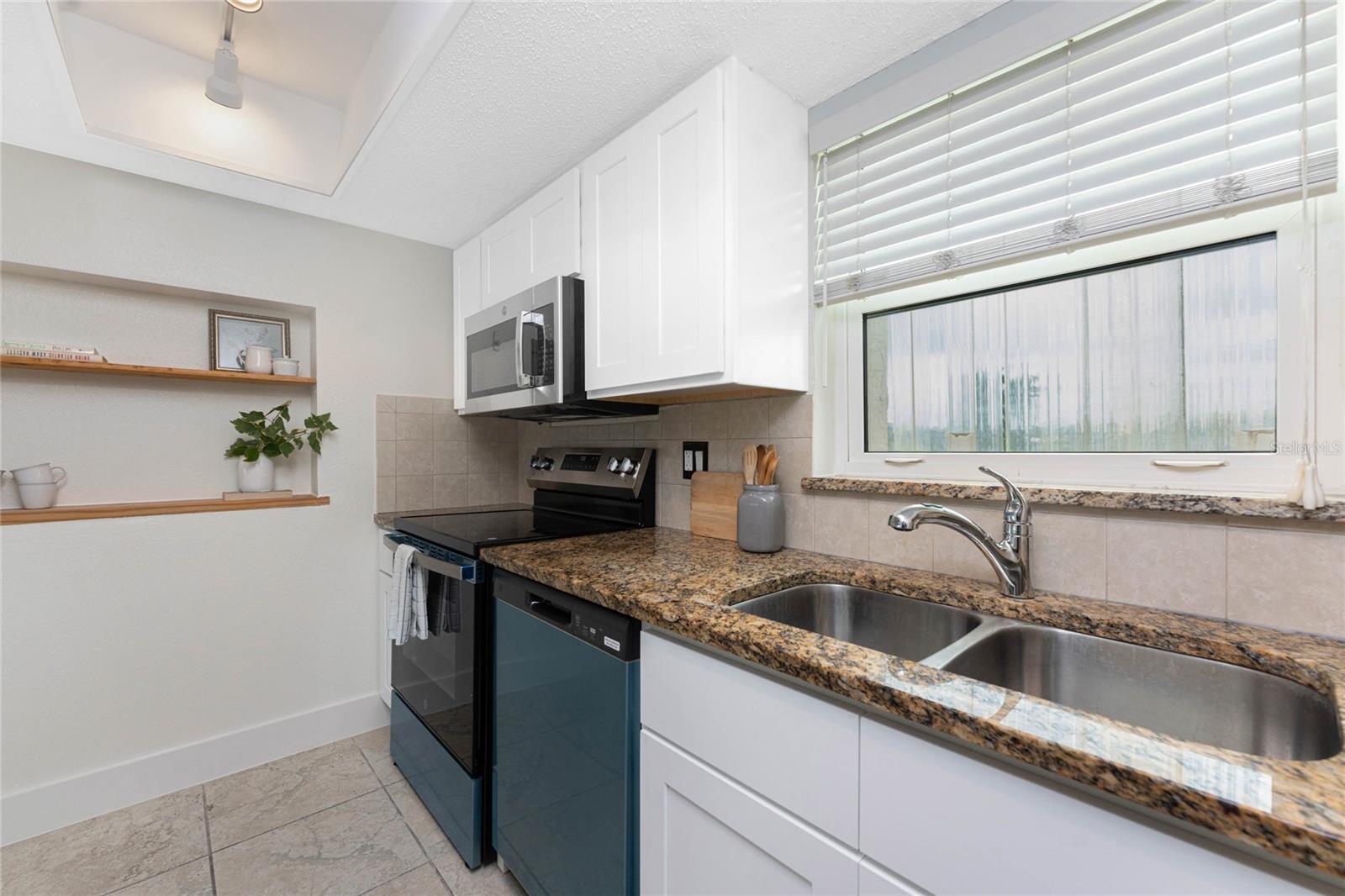 Image 9 of 73 For 1080 Bal Harbor Boulevard 1a