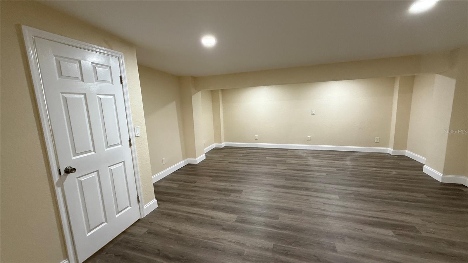 Image 62 of 84 For 3620 Tampa Circle