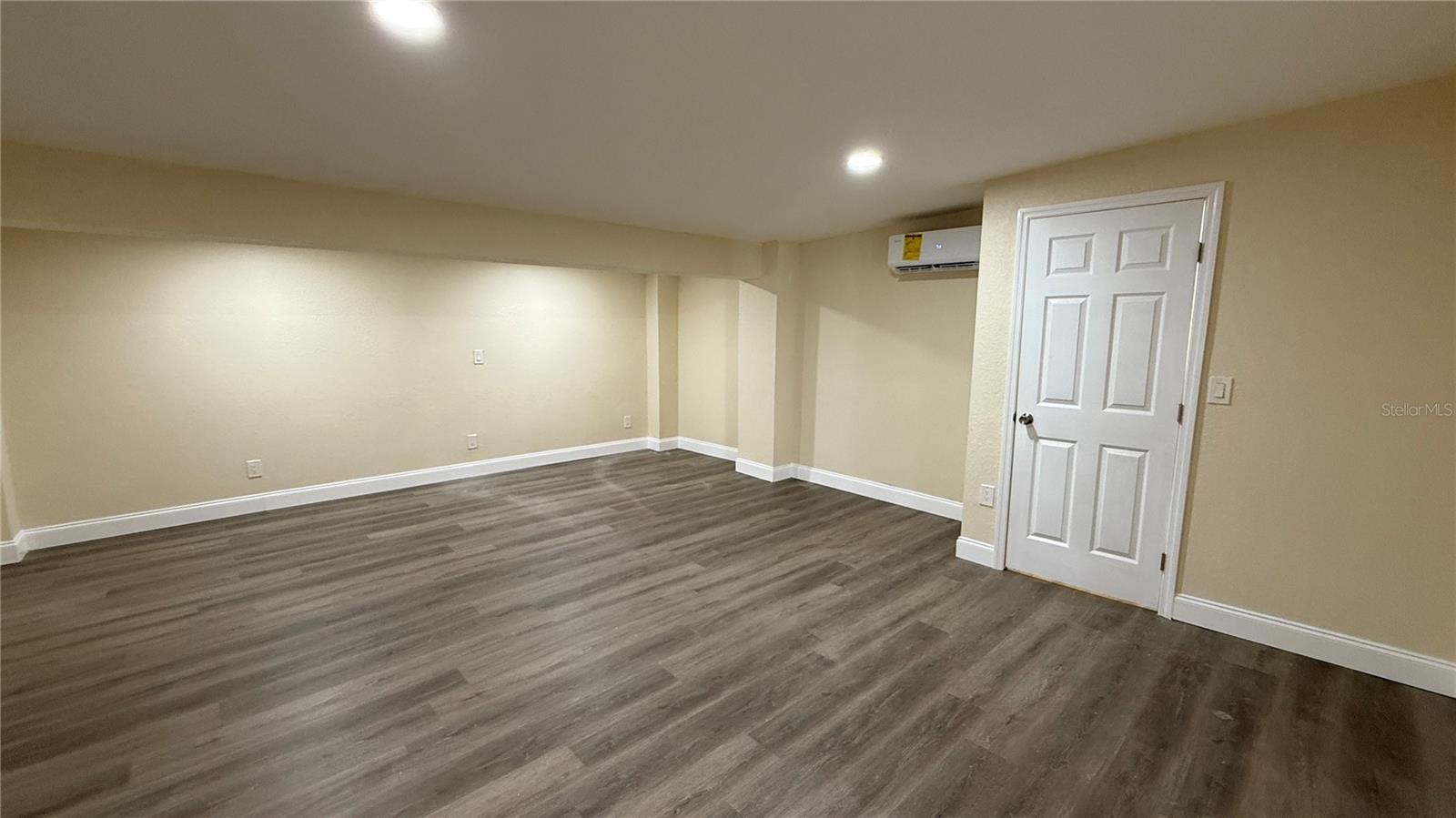 Image 64 of 84 For 3620 Tampa Circle