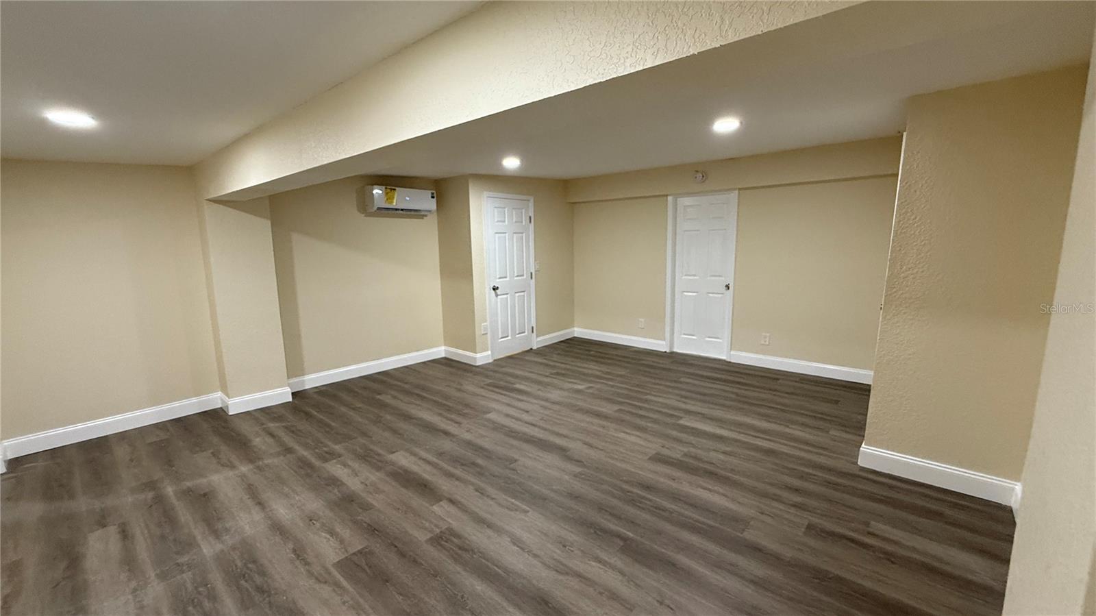 Image 66 of 84 For 3620 Tampa Circle