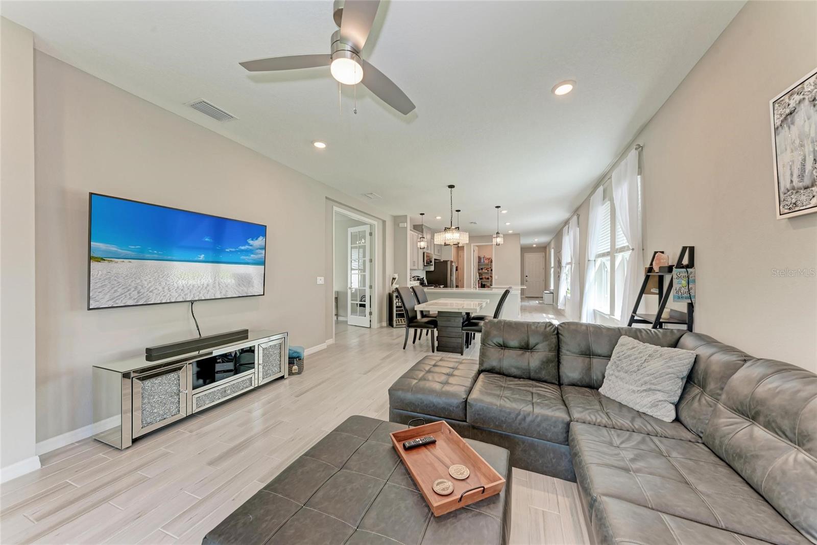 Image 8 of 50 For 15113 Shady Palms Lane