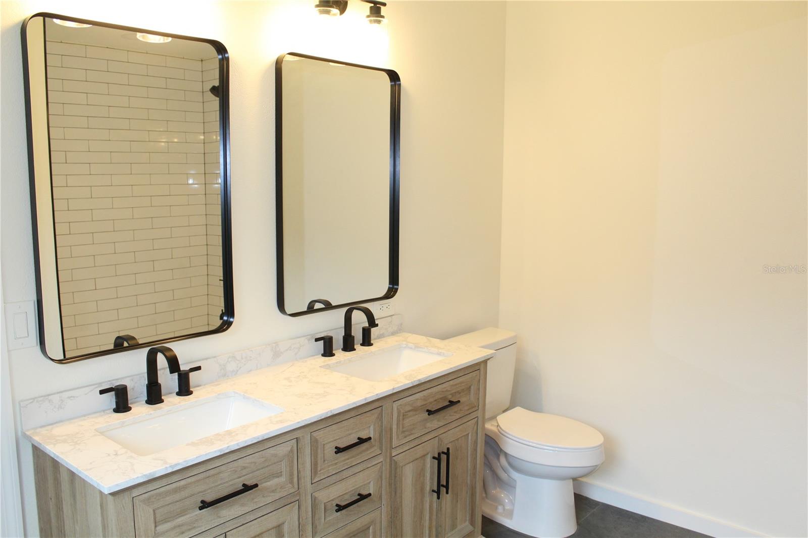 Image 11 of 21 For 14451 Manatee Road