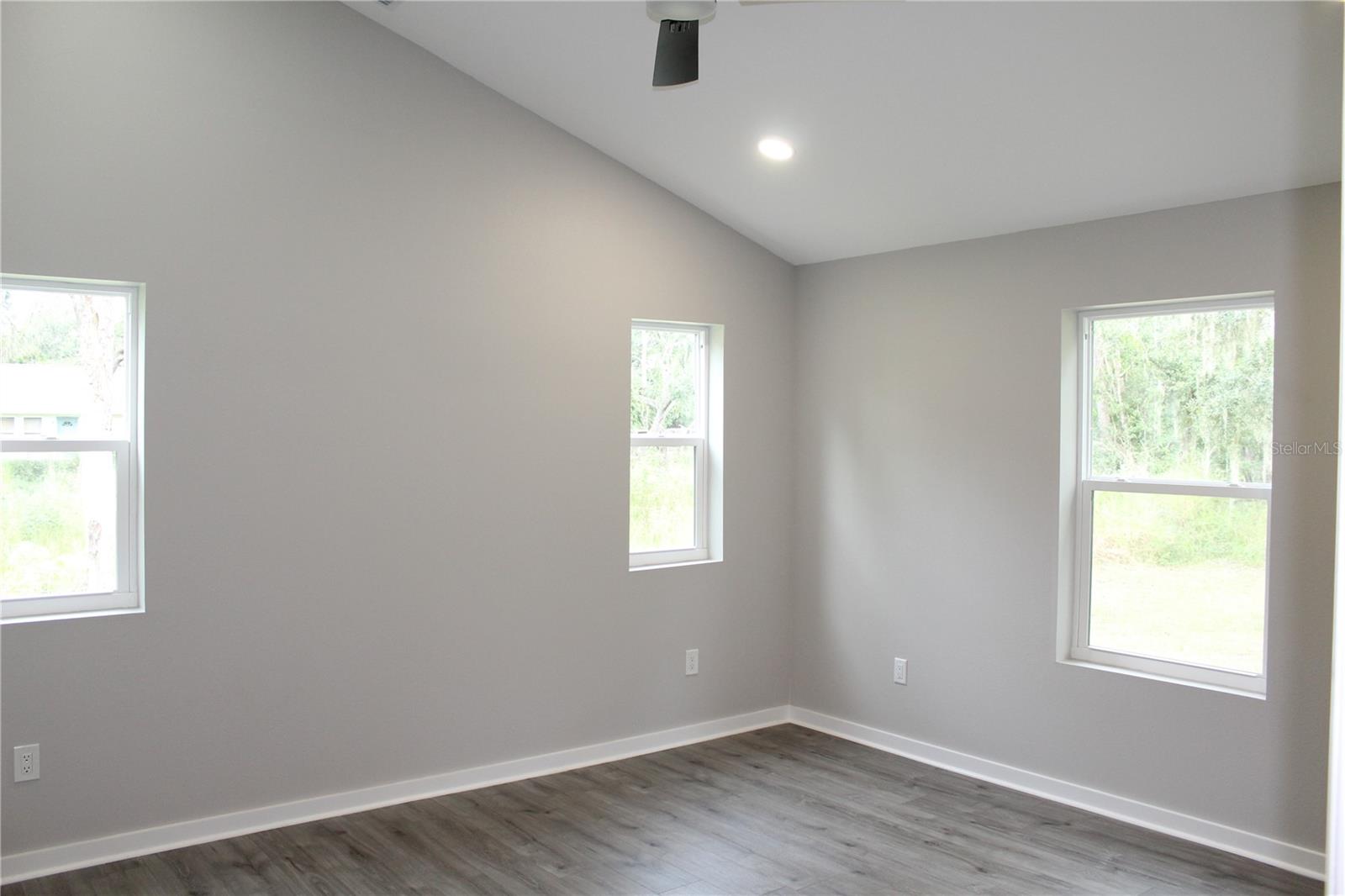 Image 17 of 21 For 14451 Manatee Road