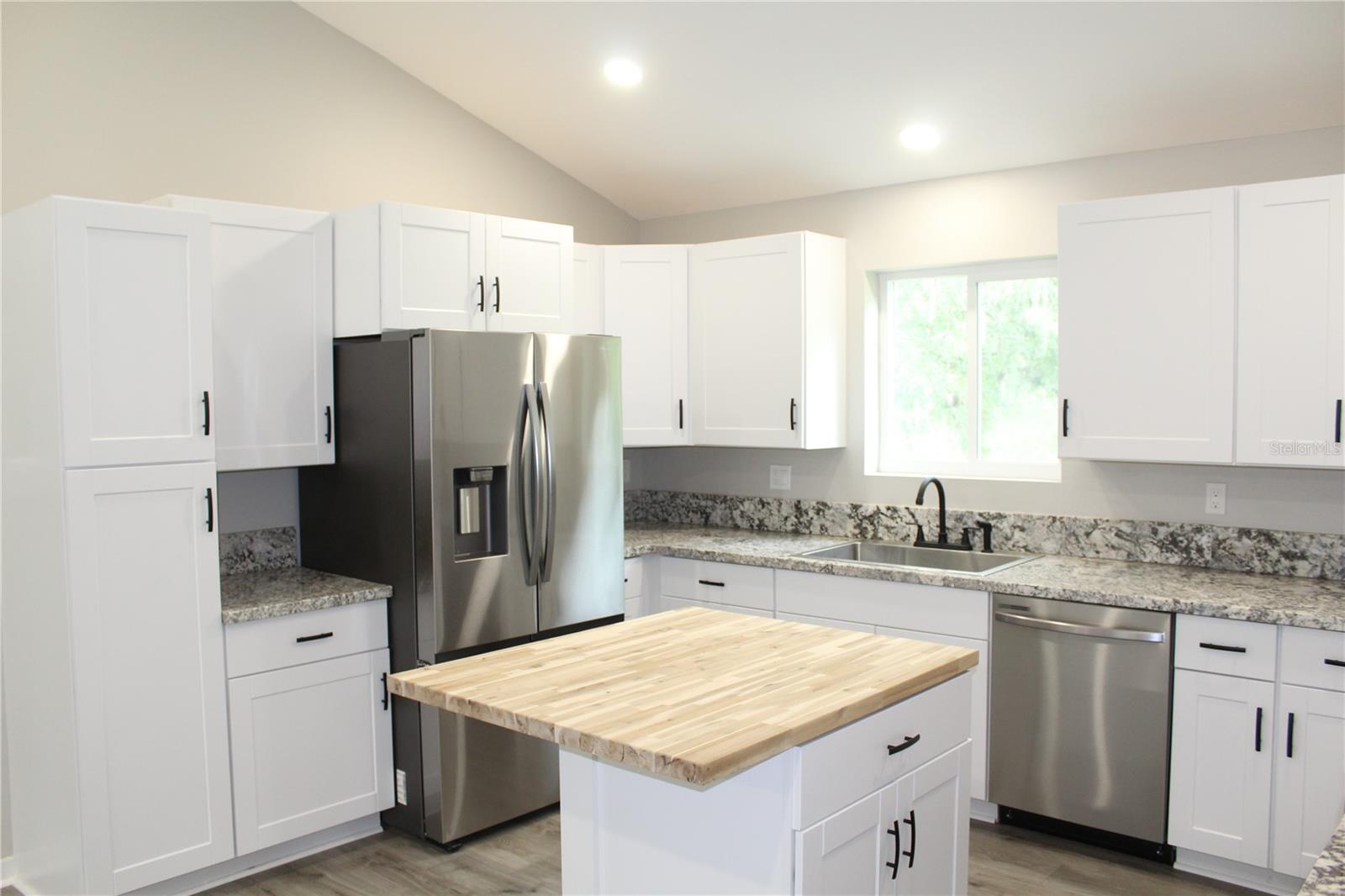 Image 3 of 21 For 14451 Manatee Road