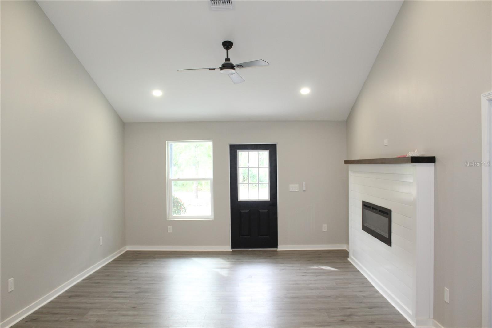 Image 7 of 21 For 14451 Manatee Road