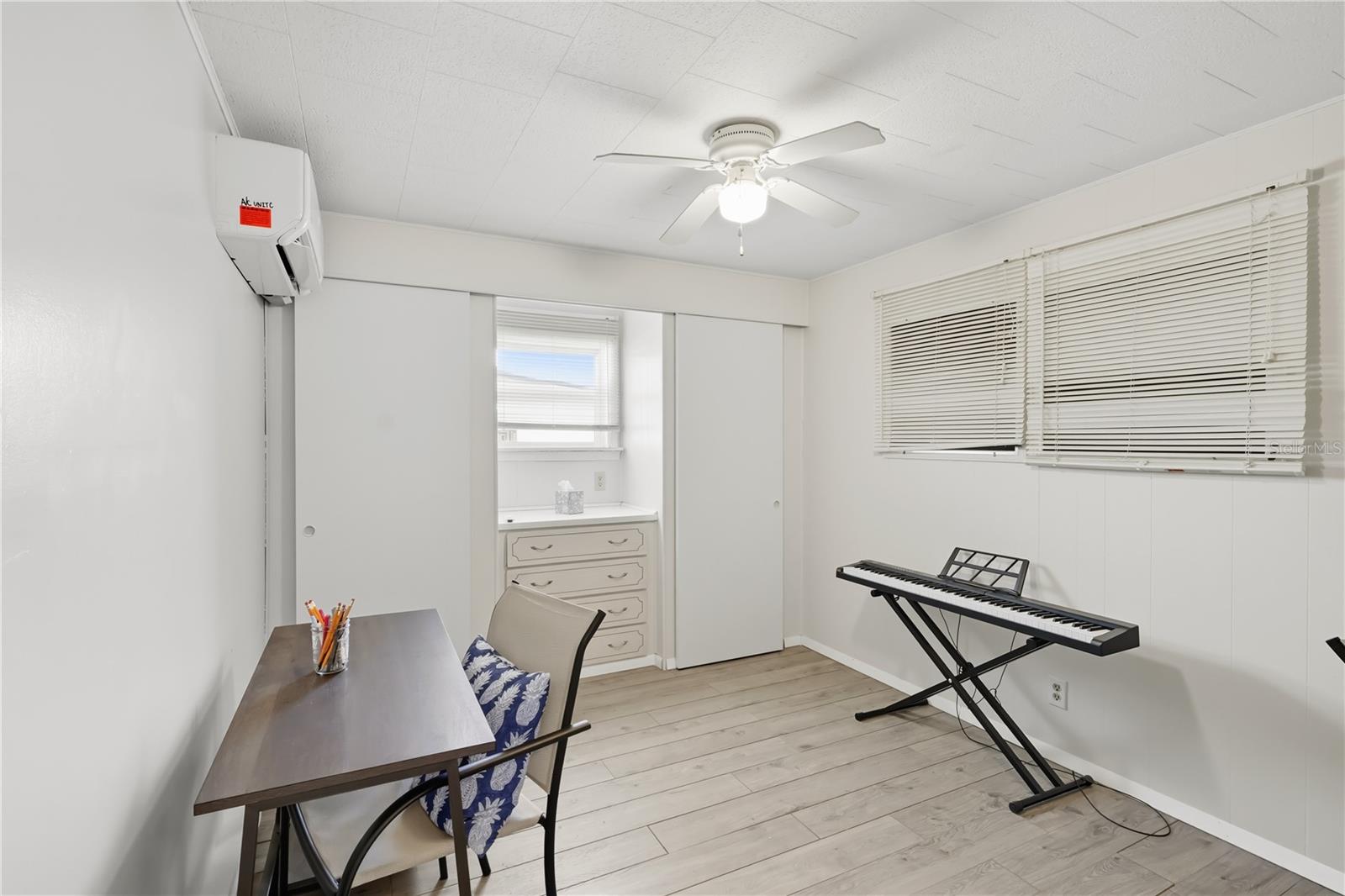 Image 12 of 20 For 111 48th Avenue Terrace W