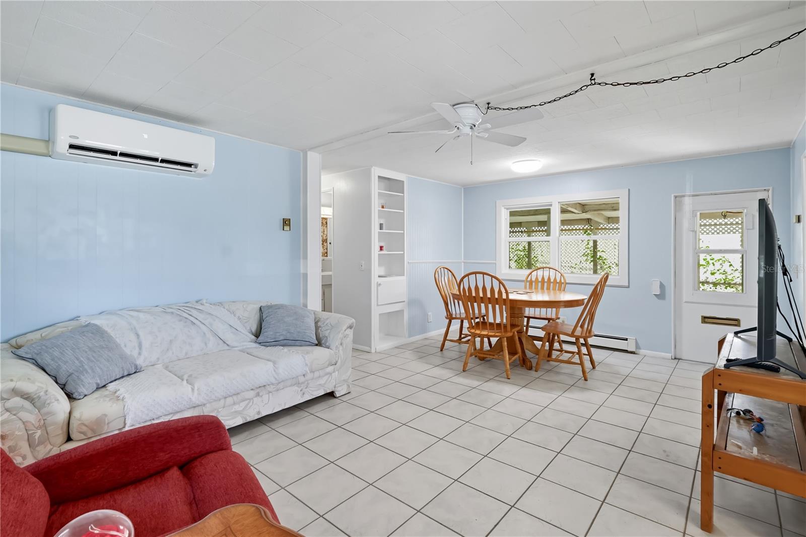 Image 5 of 20 For 111 48th Avenue Terrace W
