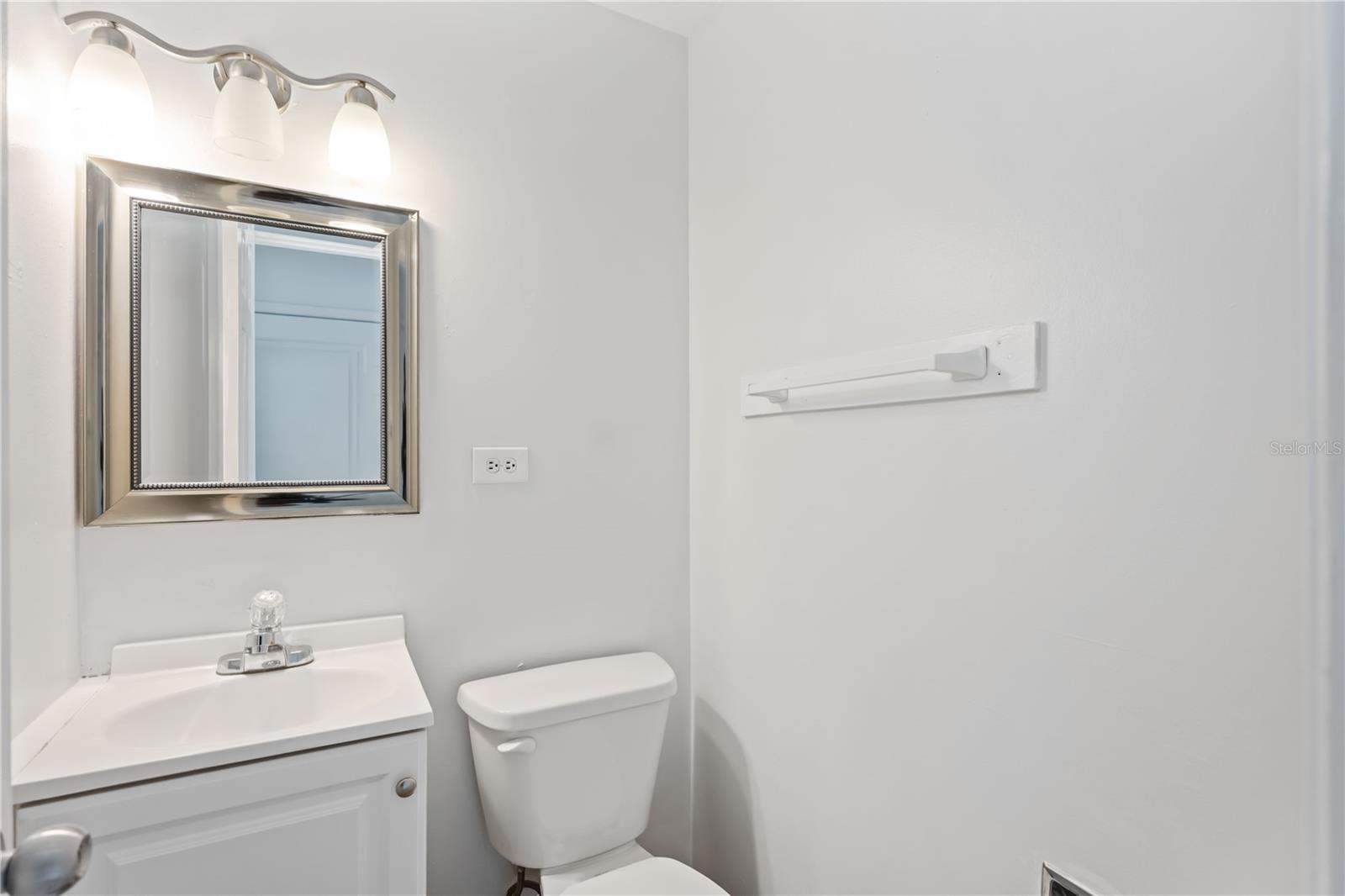 Image 10 of 33 For 4727 34th Street W