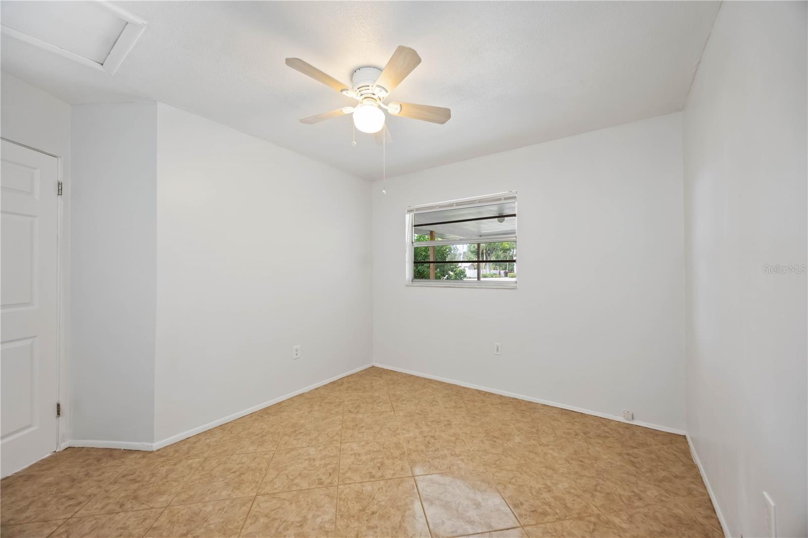 Image 12 of 33 For 4727 34th Street W