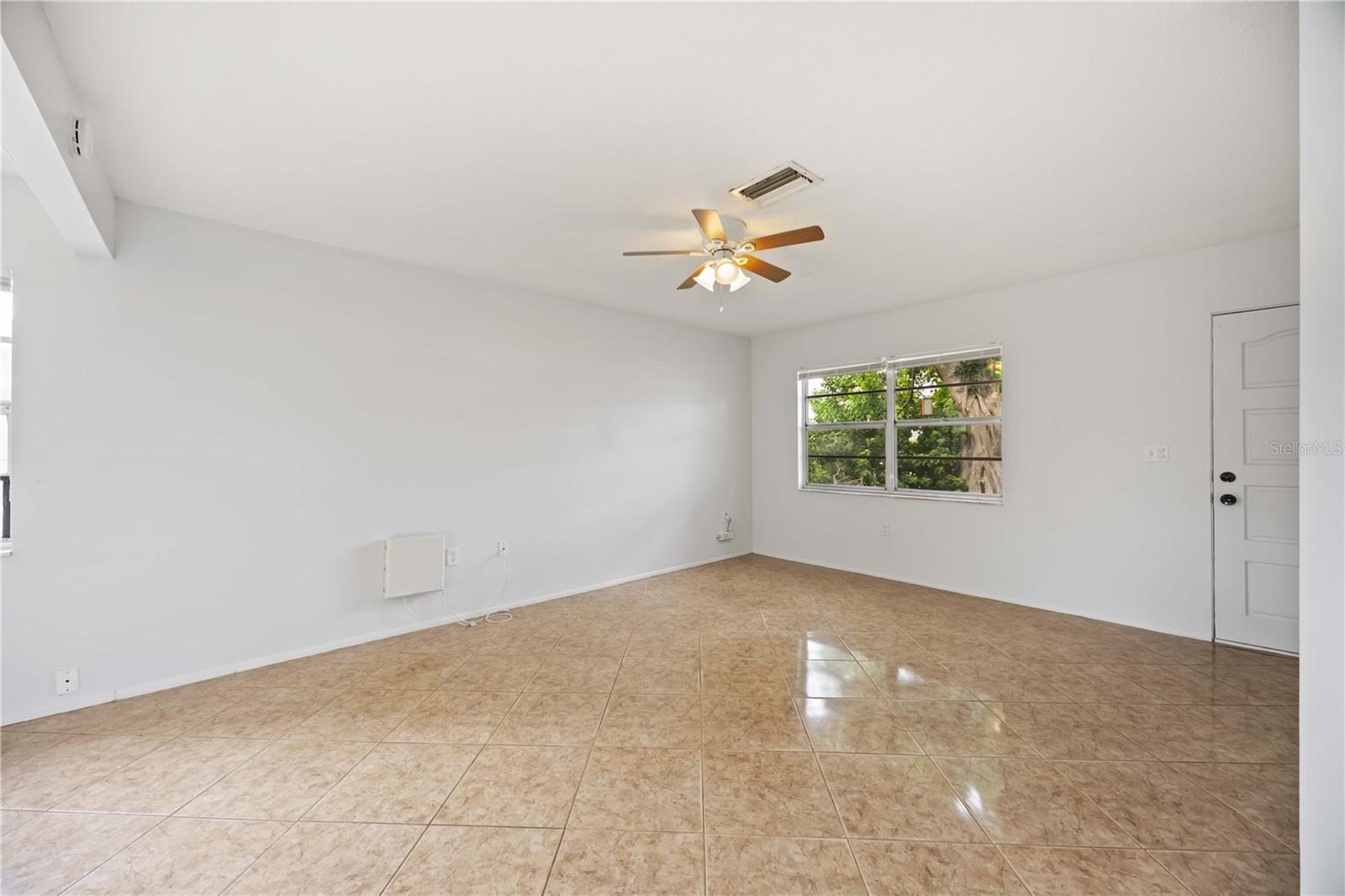 Image 23 of 33 For 4727 34th Street W
