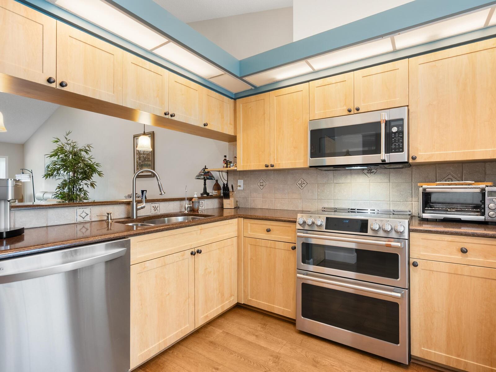 Image 16 of 73 For 6103 Clubside Drive 6103