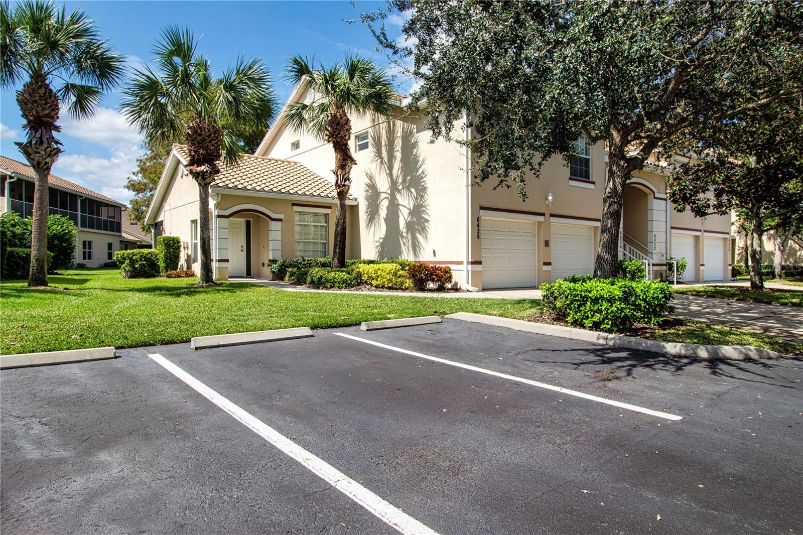 Image 5 of 71 For 6426 Bay Cedar Lane 101