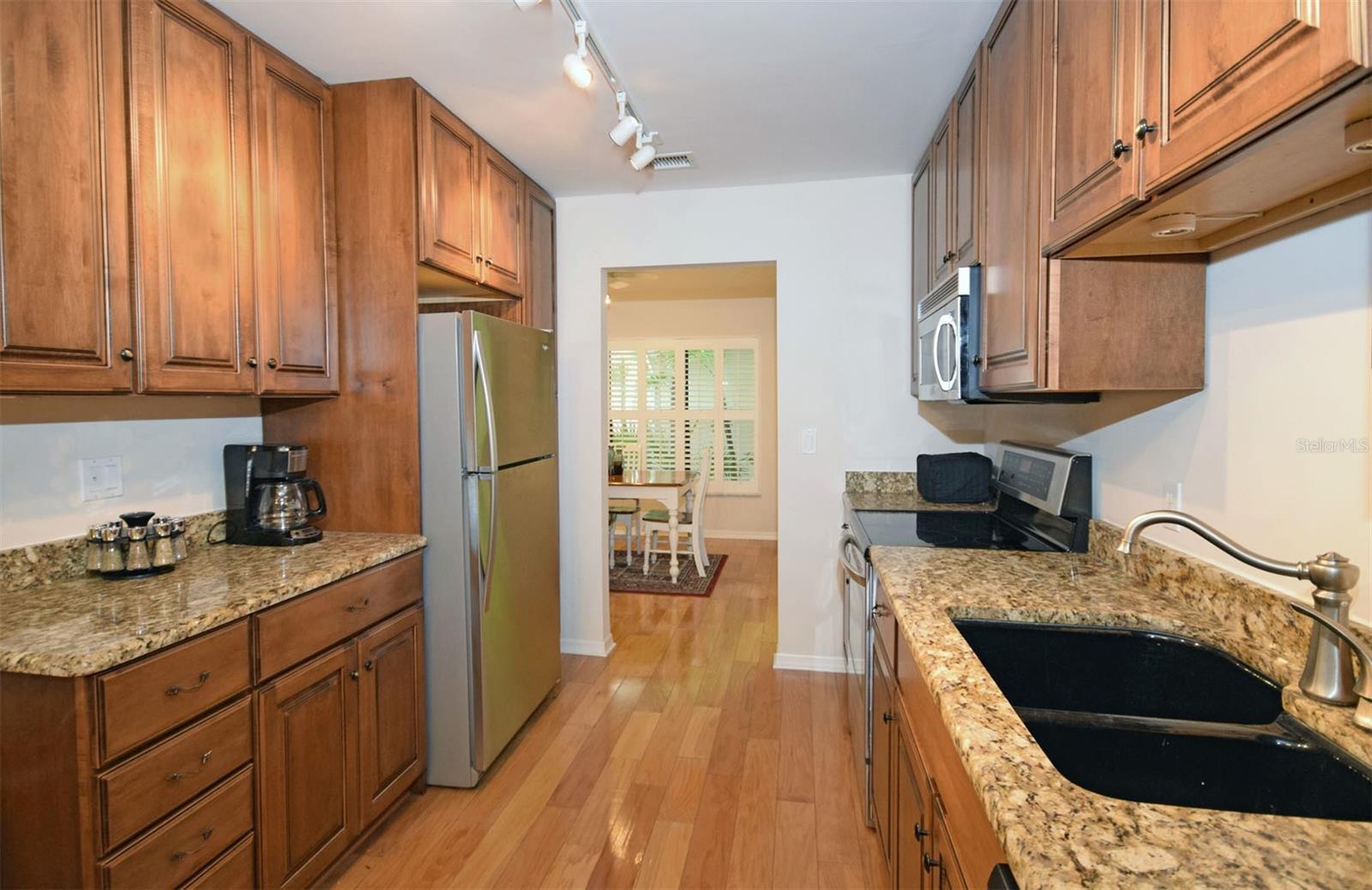 Image 10 of 31 For 231 Southampton Lane 277