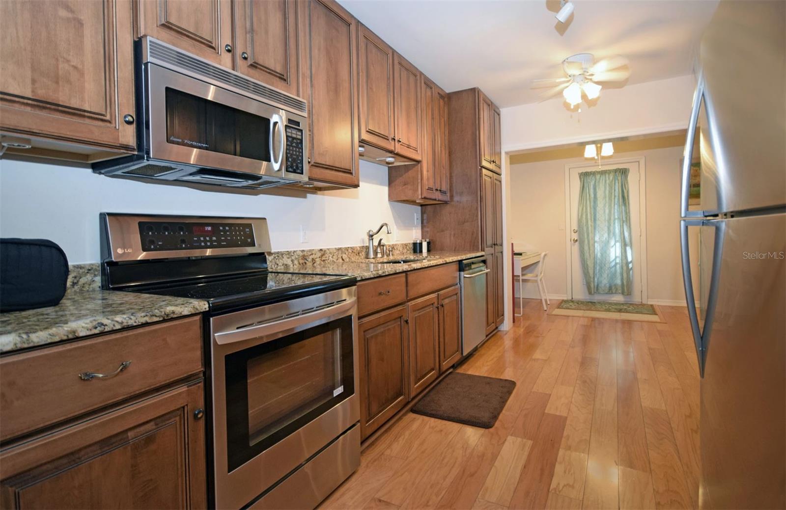 Image 11 of 31 For 231 Southampton Lane 277