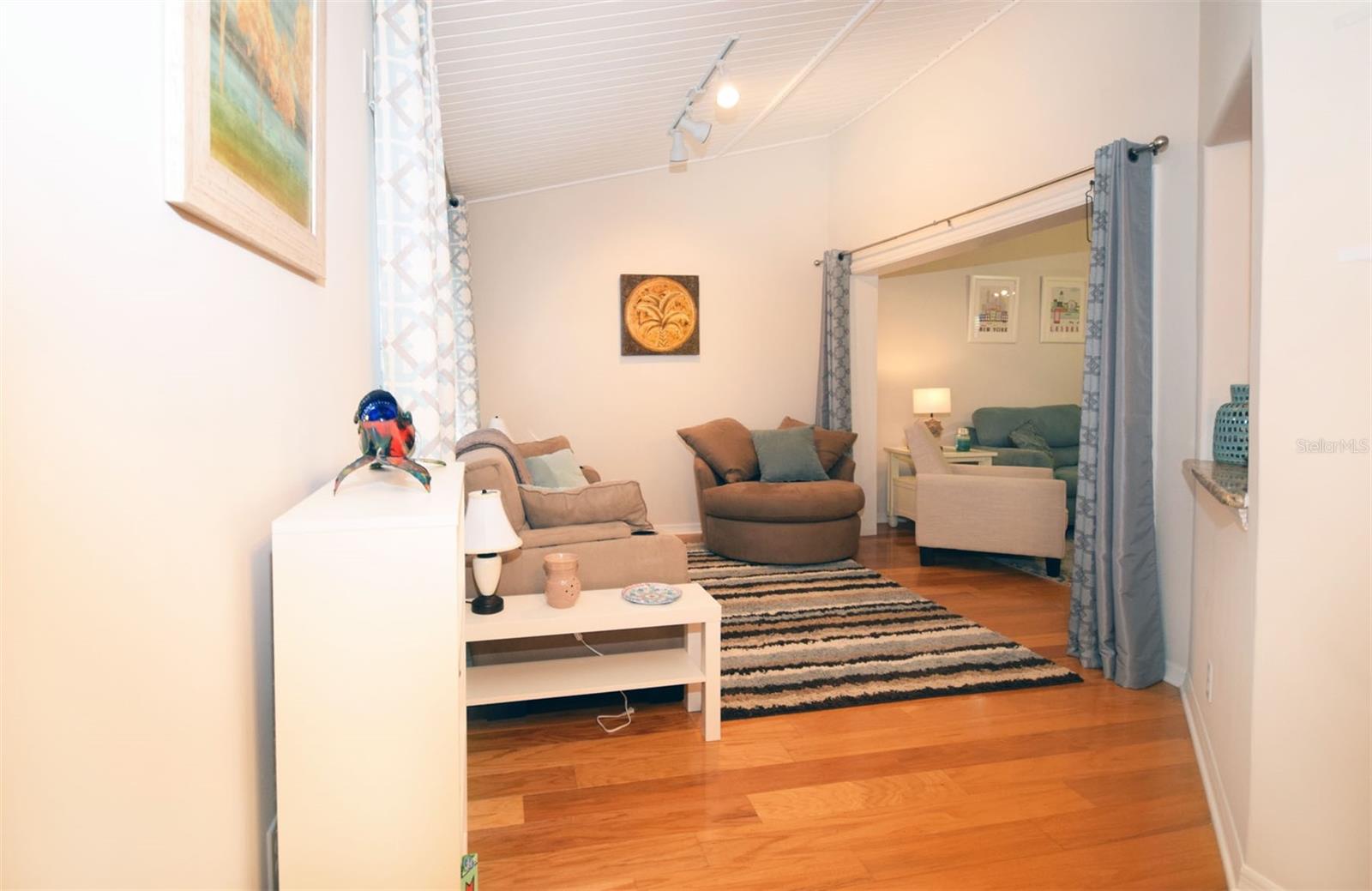 Image 15 of 31 For 231 Southampton Lane 277