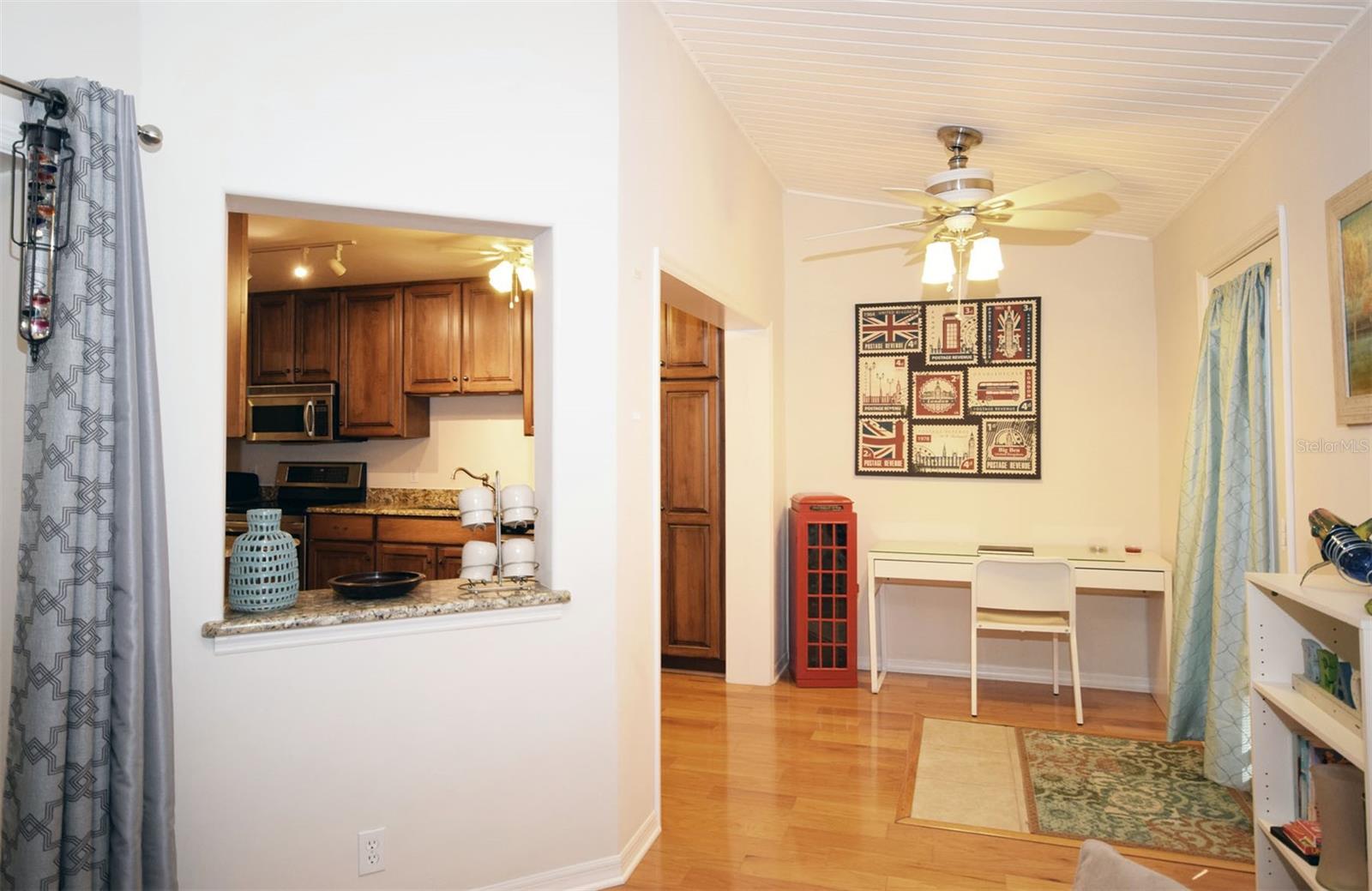 Image 16 of 31 For 231 Southampton Lane 277